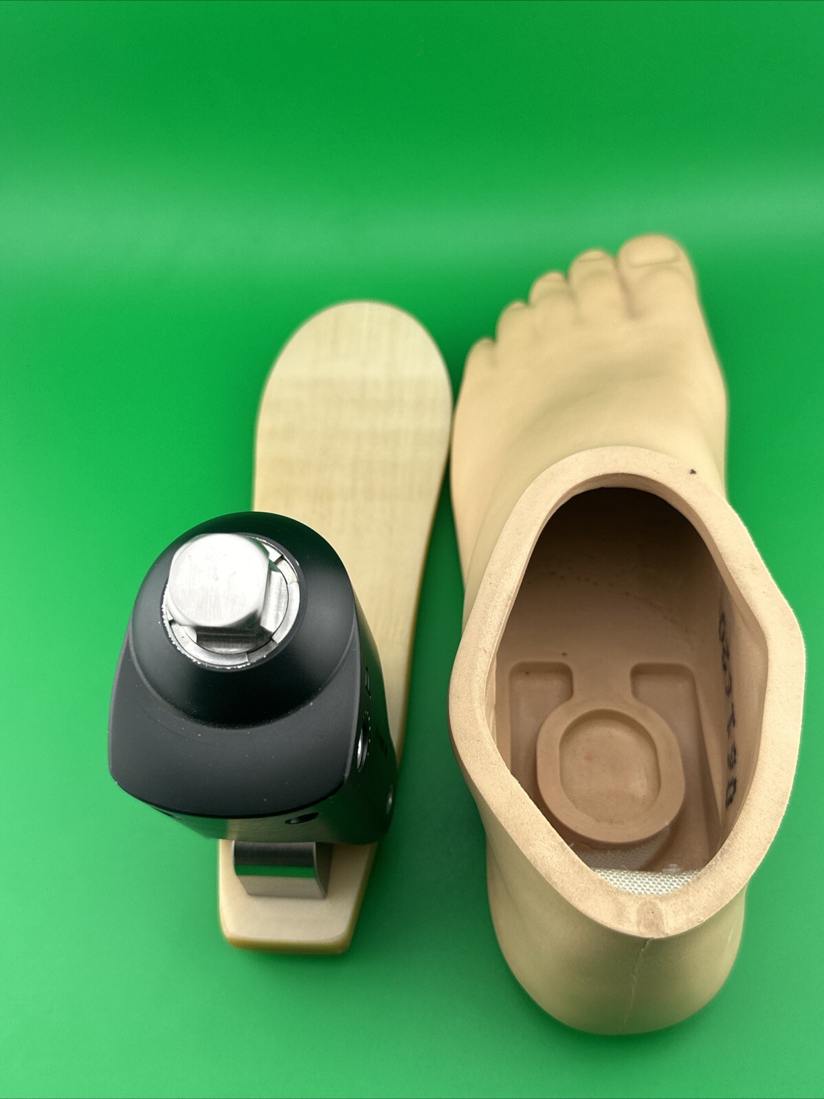 Kintrol Hydraulic Ankle Prosthetic Foot, Size 23, Category 3, Left, Perfect