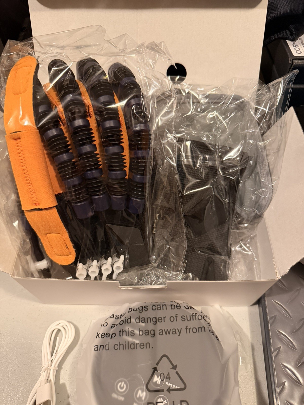 Right Hand Medium Rehabilitation Robot Gloves Hand Therapy Equipment Medium NEW