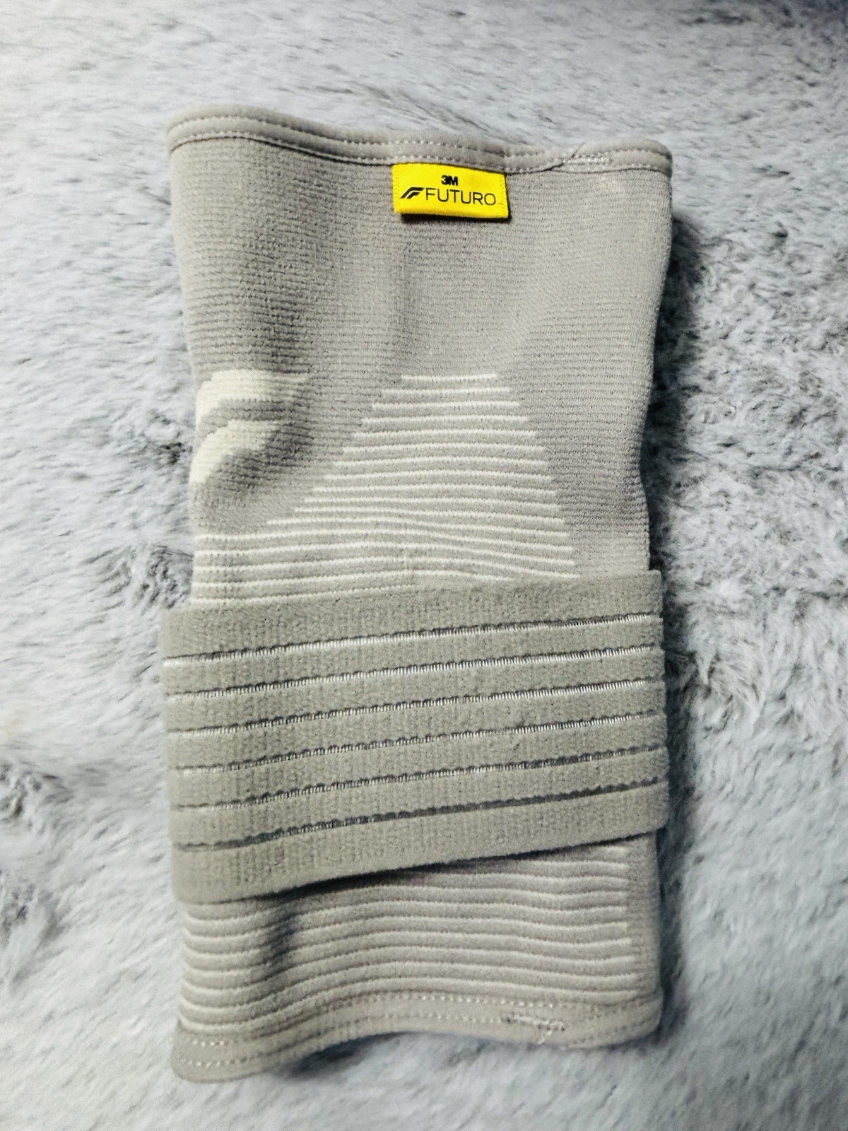 3M FUTURO Elbow Comfort Support Brace Pressure Pads Medium Beige 4-Way Stretch