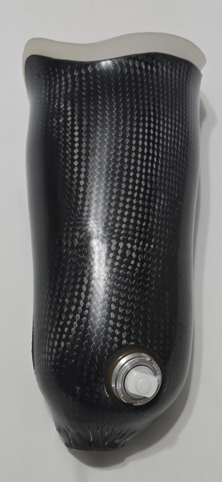 Socket de Fibra de Carbono With Adapter For Coupling In Excellent Condition.