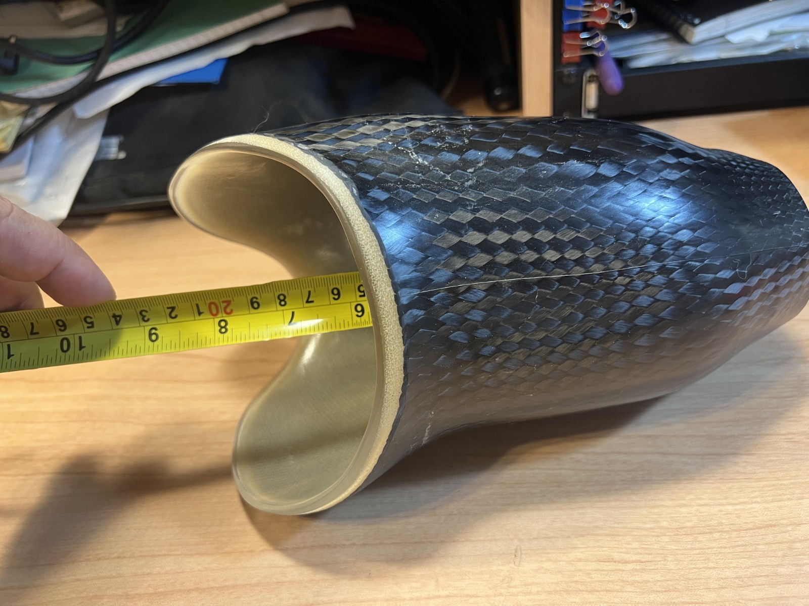 Right leg Below Knee (BK) Prosthetic Socket Carbon Fiber USED