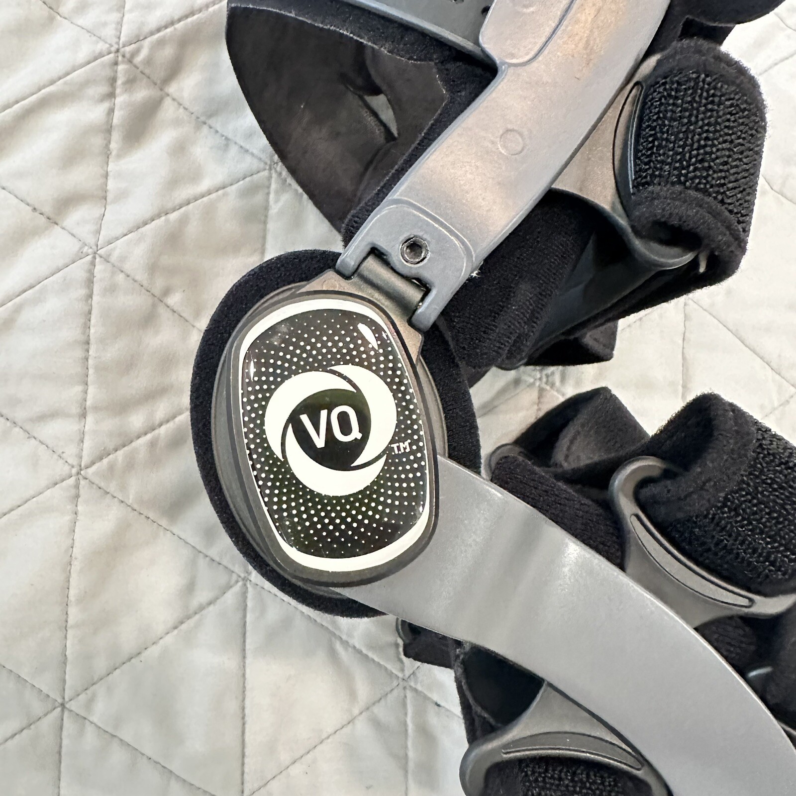VQ Catalyst Propel OTS RIGHT EXTRA LARGE Active Thigh Cuff Ligament Knee Brace