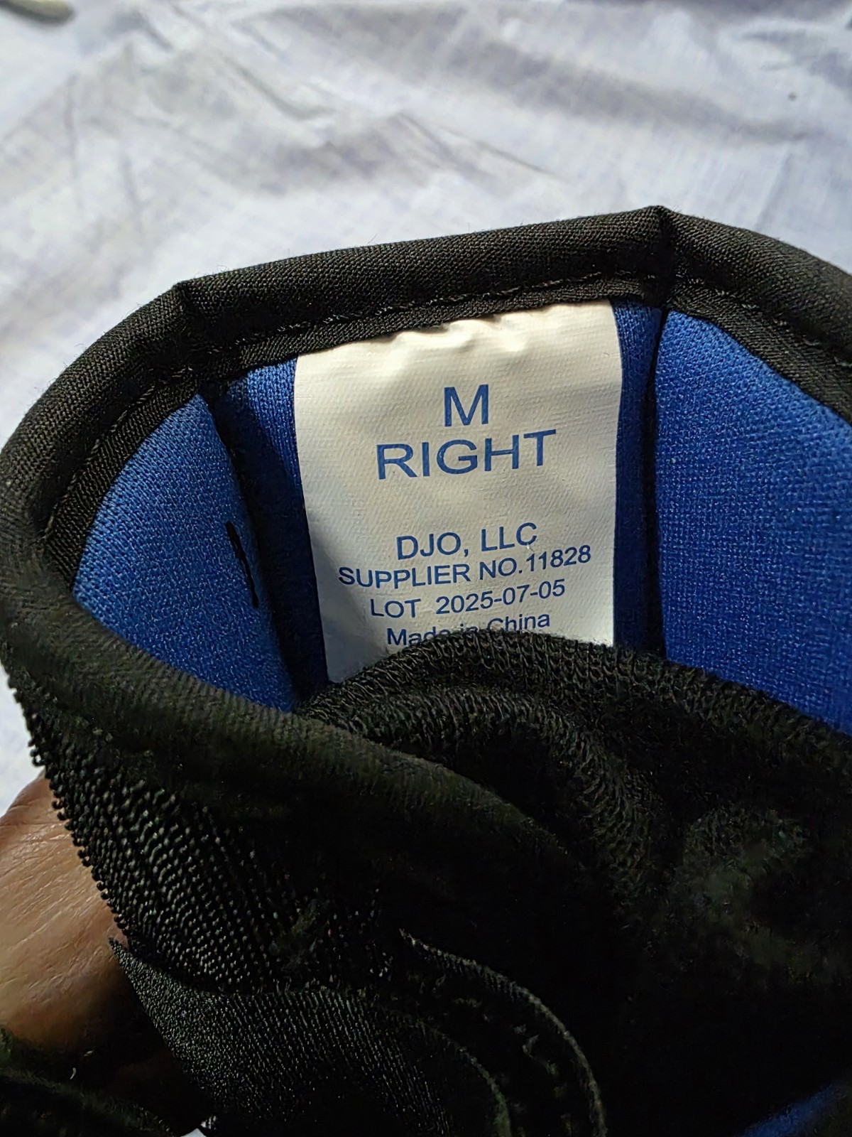 PROCARE QUICK FIT WRIST UNIVERSAL RIGHT HAND BRACE MED. NEW