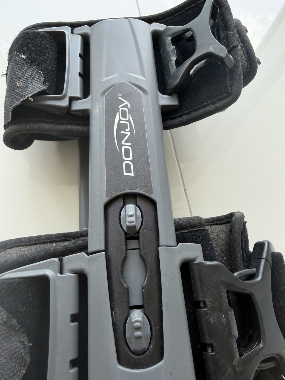 Donjoy X-ROM Post-op Adjustable Knee Brace 11-2181-9