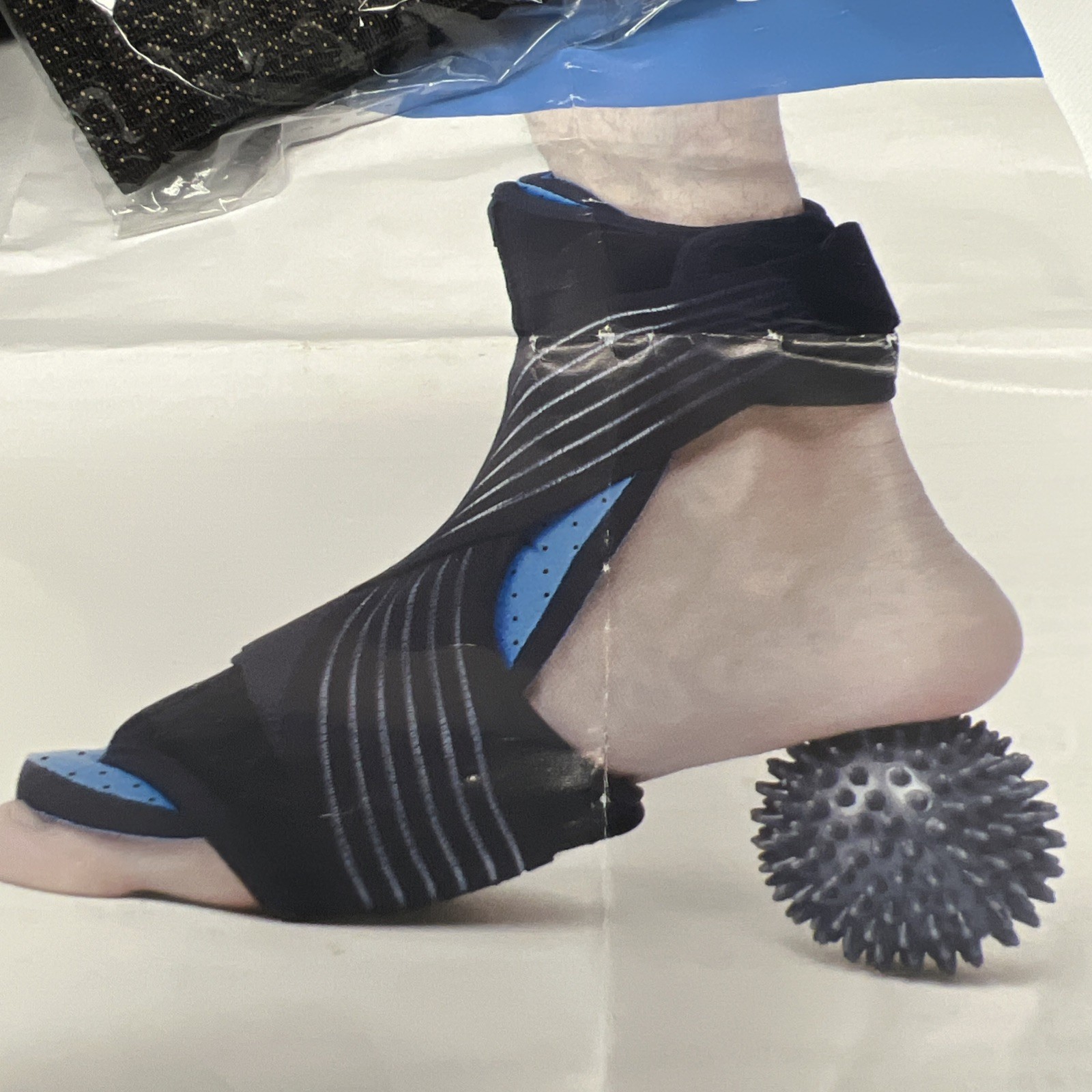 Dorsal Night Splint for Relief From Plantar Fasciitis Pain W/ Massage Ball Blue
