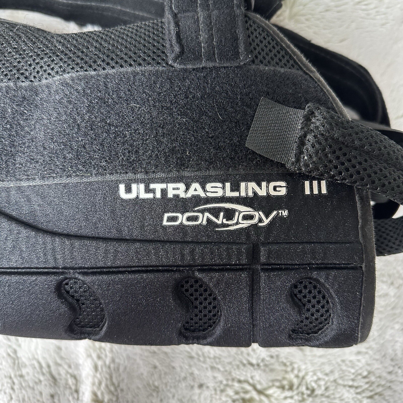 DonJoy UltraSling Ill, Right and/or Left Shoulder Support Sling Size Medium