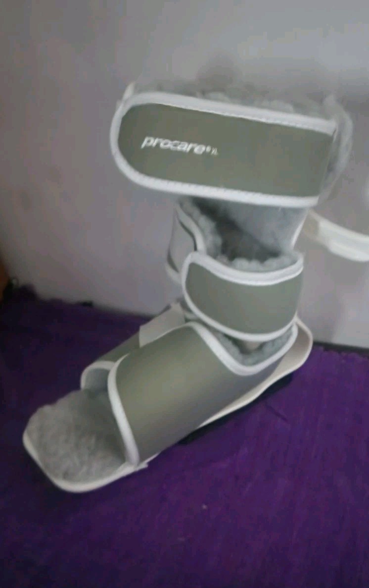 79-90551 Procare Podous Boot XL Universal LEFT RIGHT Adjustable Hook-it Straps