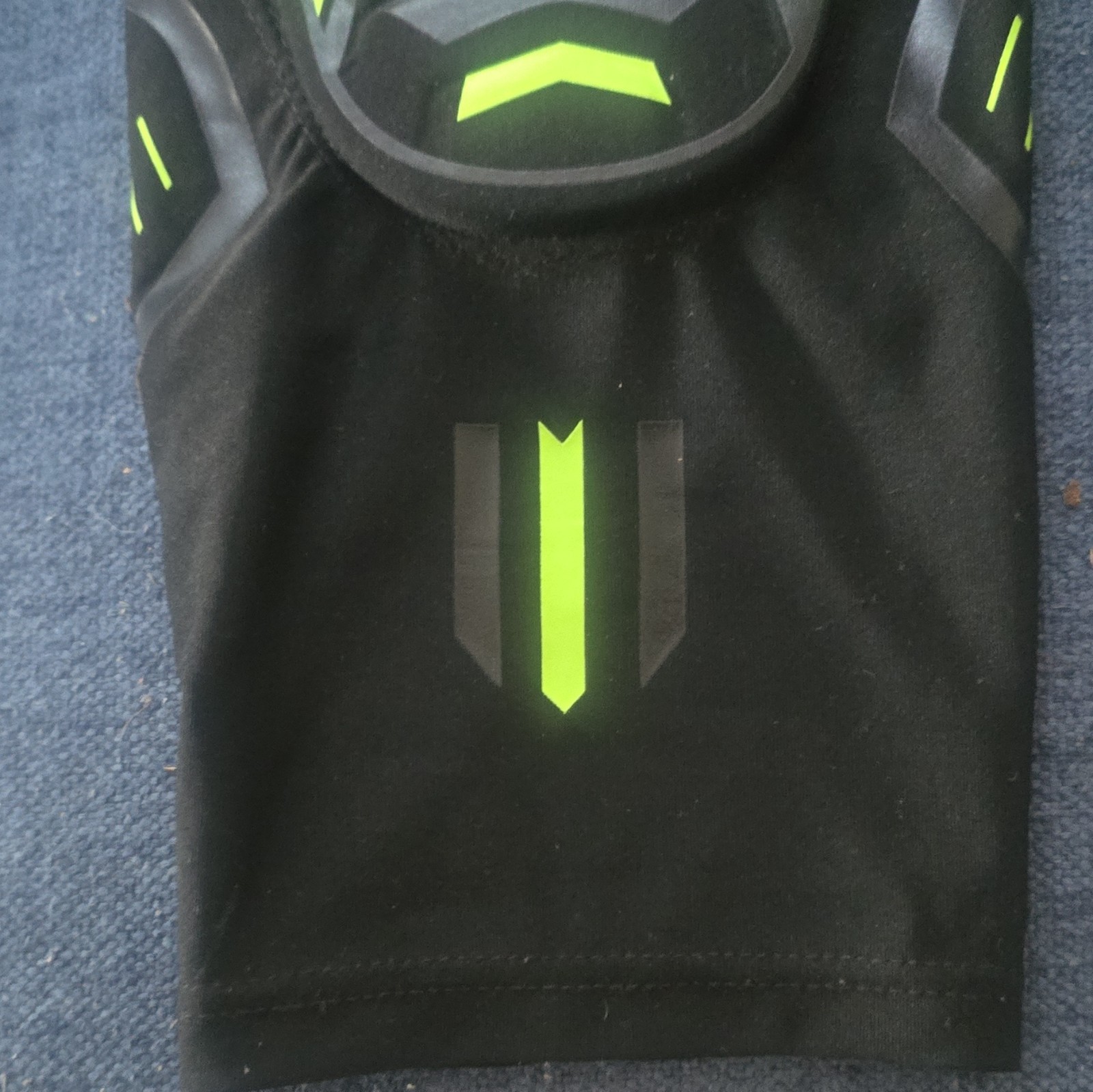 Yuxiandong Knee Brace Compression Support Sleeves Size L Black/Green Pair