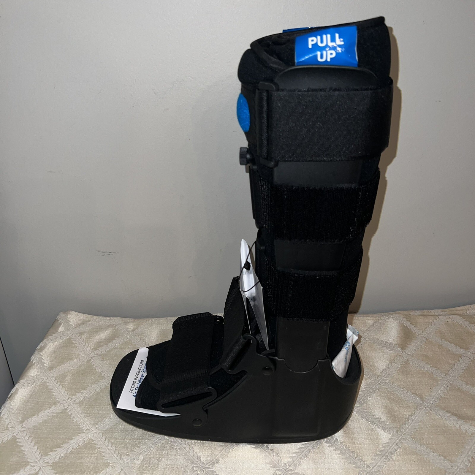 UNITED ORTHO Air Stabilizer Ankle Walker Fracture Boot ~ Size Small Unisex
