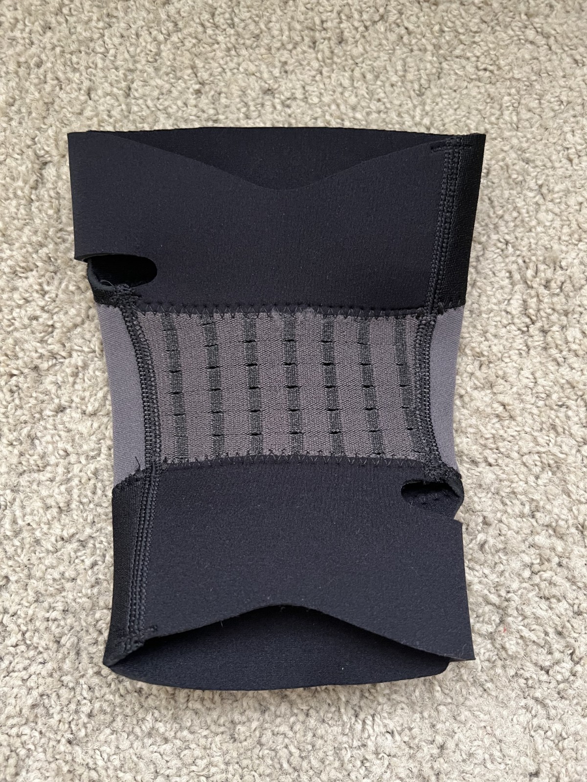3M Futuro Sport Moisture Control Knee Support Brace – Small 13-15 in.