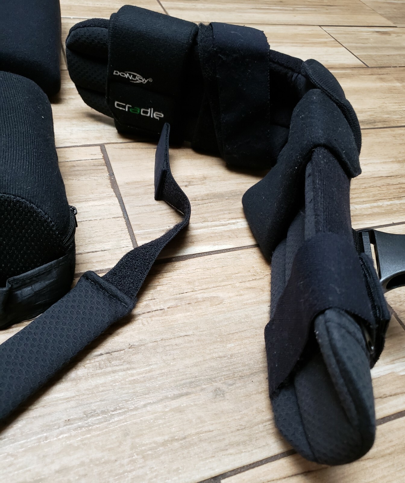 Donjoy Shoulder Cradle,11-9123-4 Universal PreOwned see pics, read description