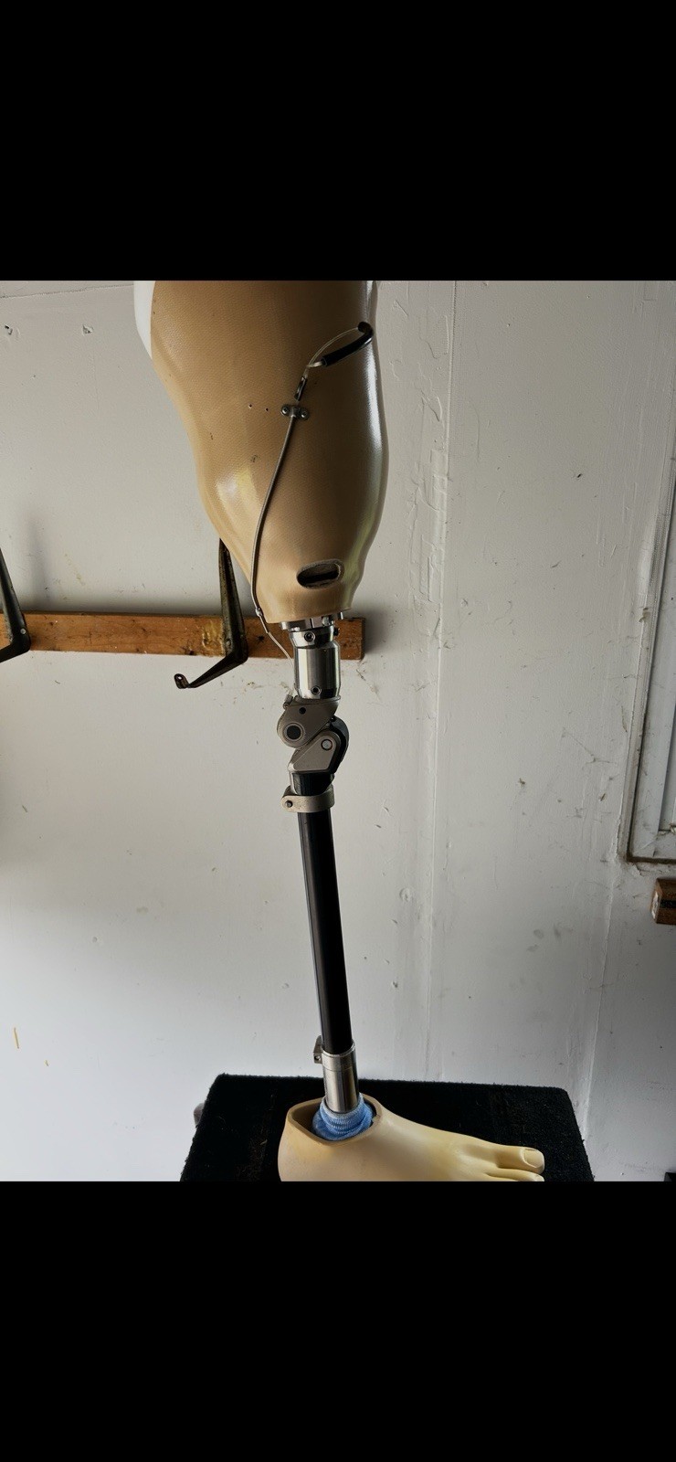 prosthetic leg with foot attachment Right