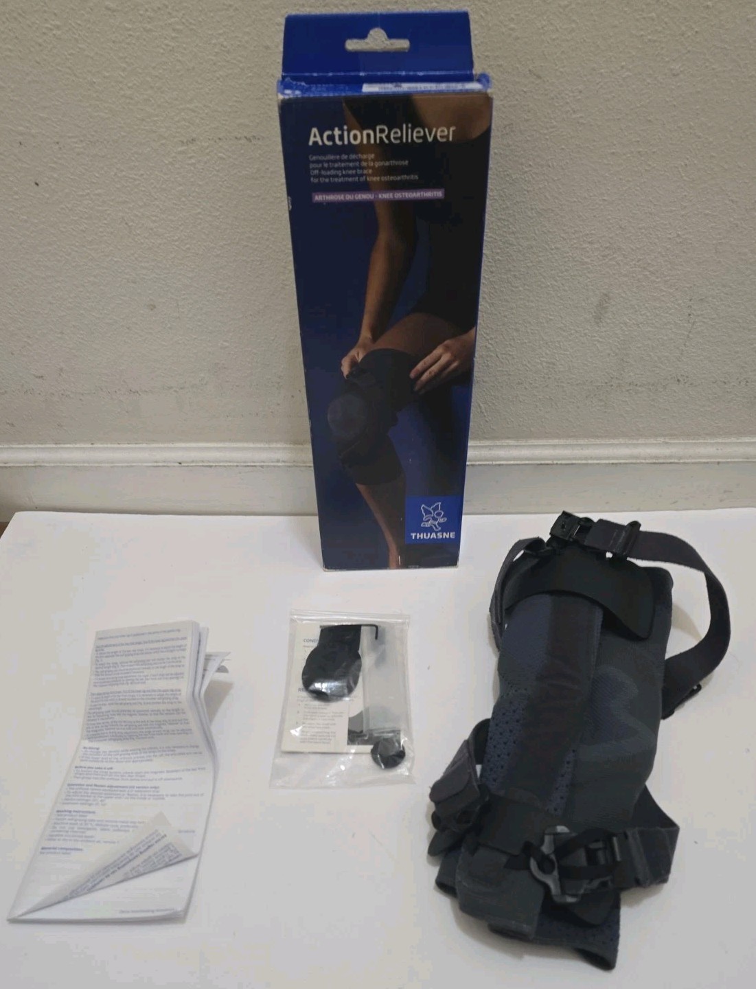 Thuasne “Action Reliever” Knee Brace Size 3 Left Medial/Right Lateral L/M Grey