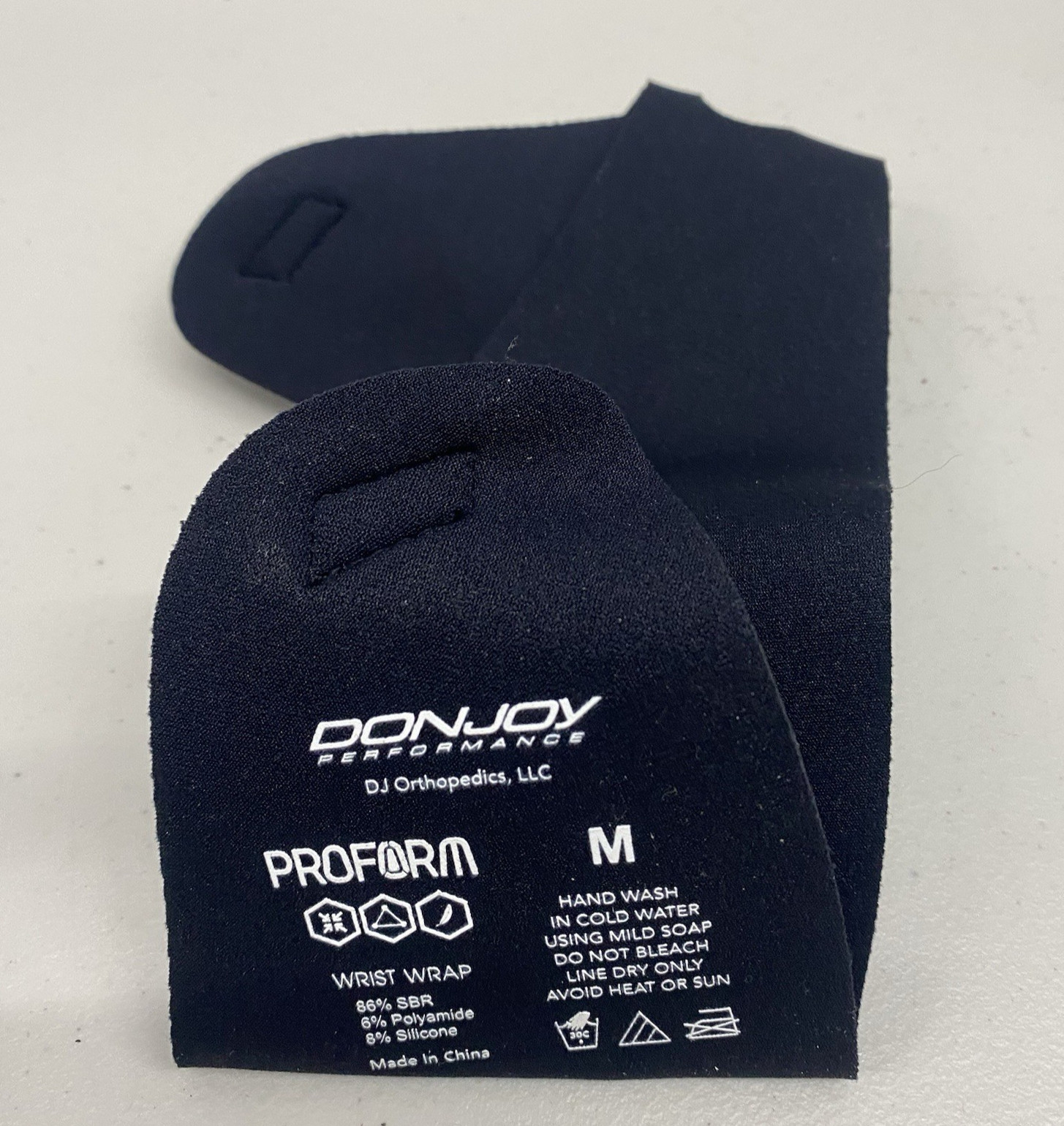 Donjoy Performance Proform Double Wrap Wrist Size Medium Brand NEW