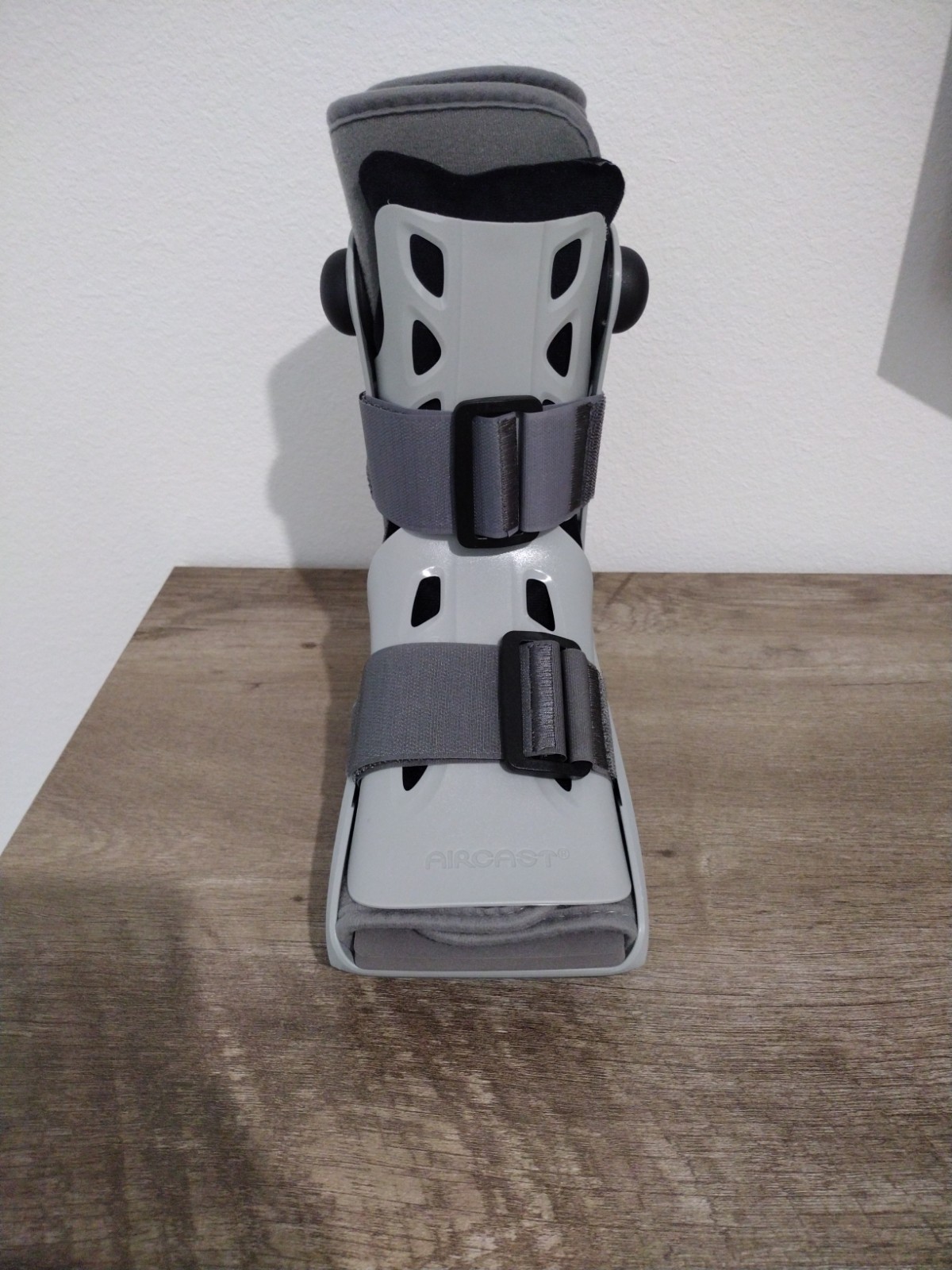 Aircast AirSelect Short Walker Brace and Walking Boot – Gray, Size: Small