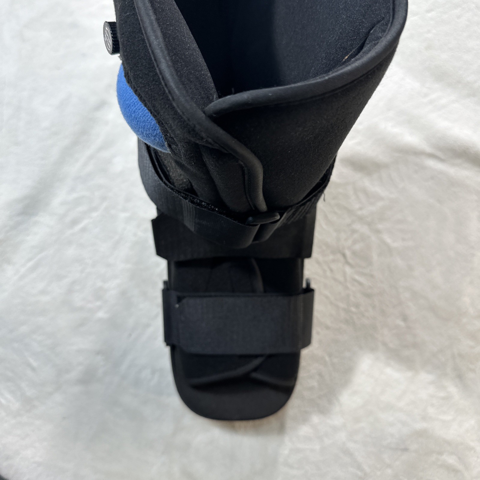 United Ortho Short Air Cam Walker Fracture Boot, MD Medium Black Clean