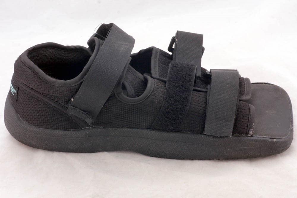 Vive Post Op Shoe – Medium Closed Toe Medical Recovery Foot & Toe Surgery