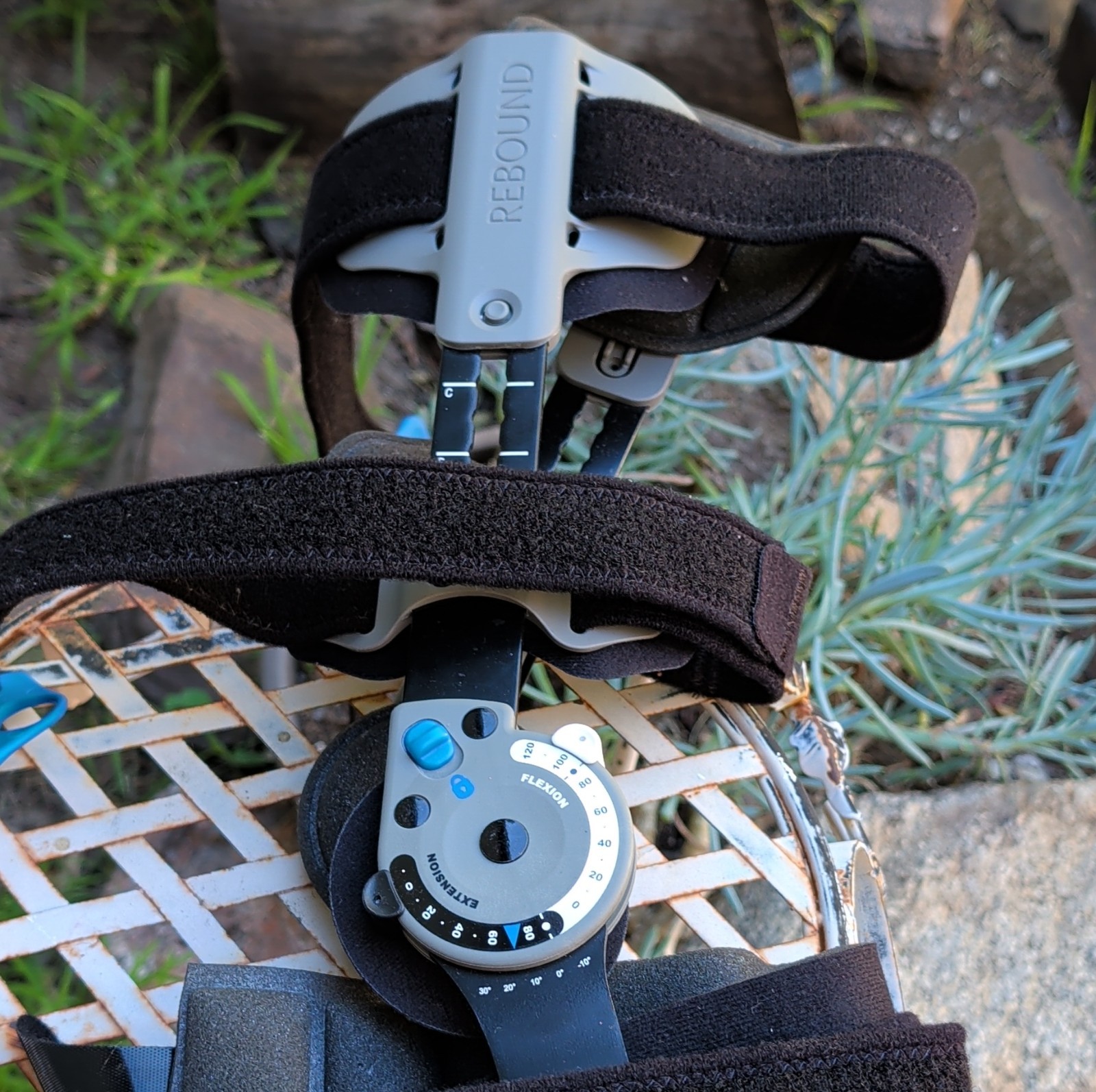 Össur REBOUND Adjustable Knee Brace for Stabilization and Immobilization