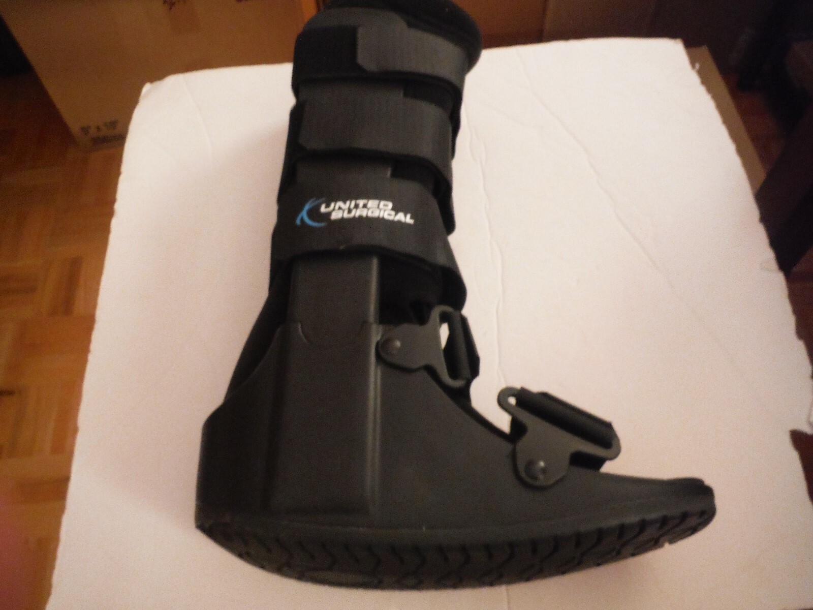 Brand New United Surgical Ortho Air Cam Walker Fracture Boot, Black, Size Small