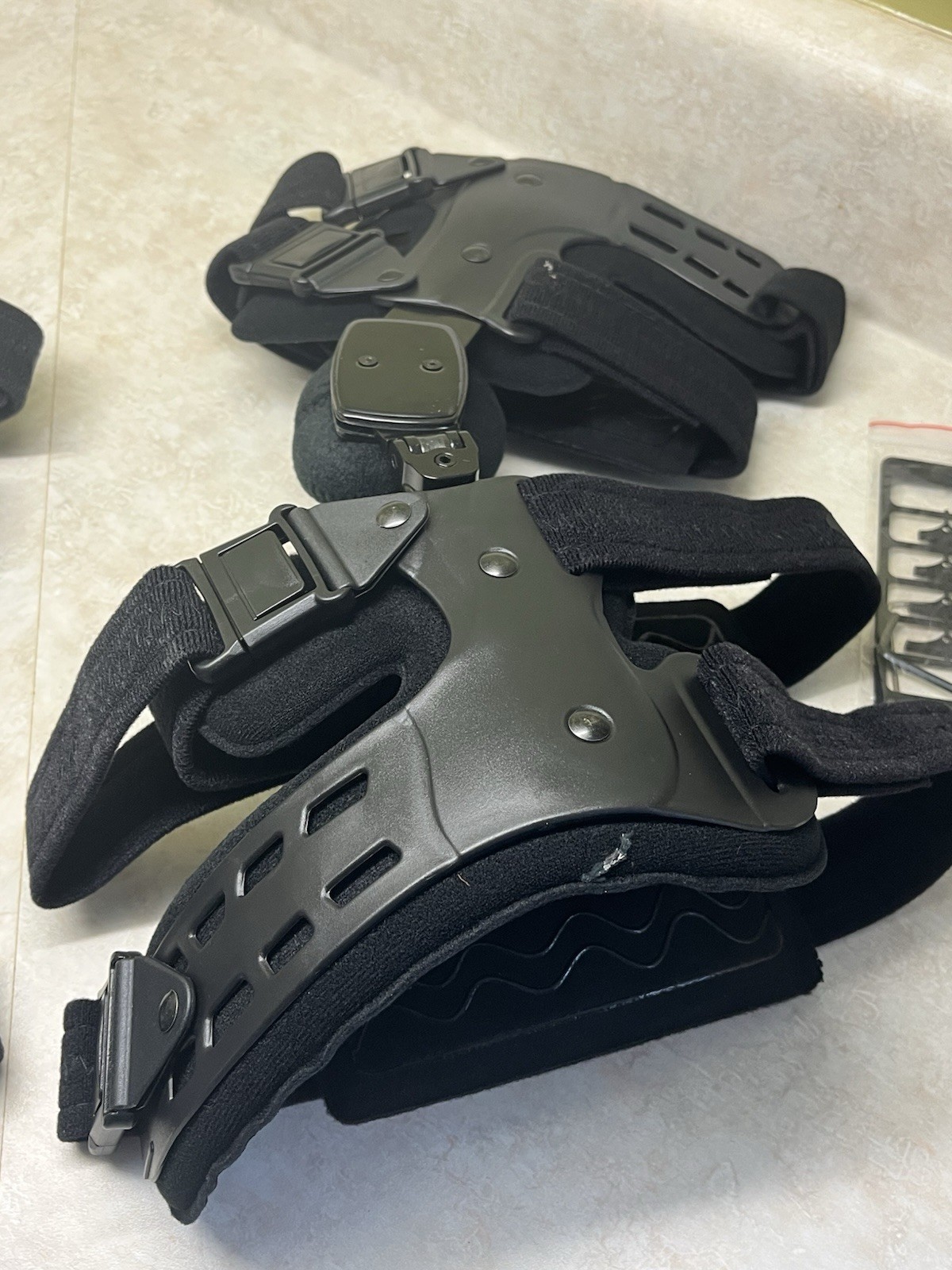 Trend Pro Fit Unloader Knee Braces Left DCT-0901-L & Right DCT-0901-R New