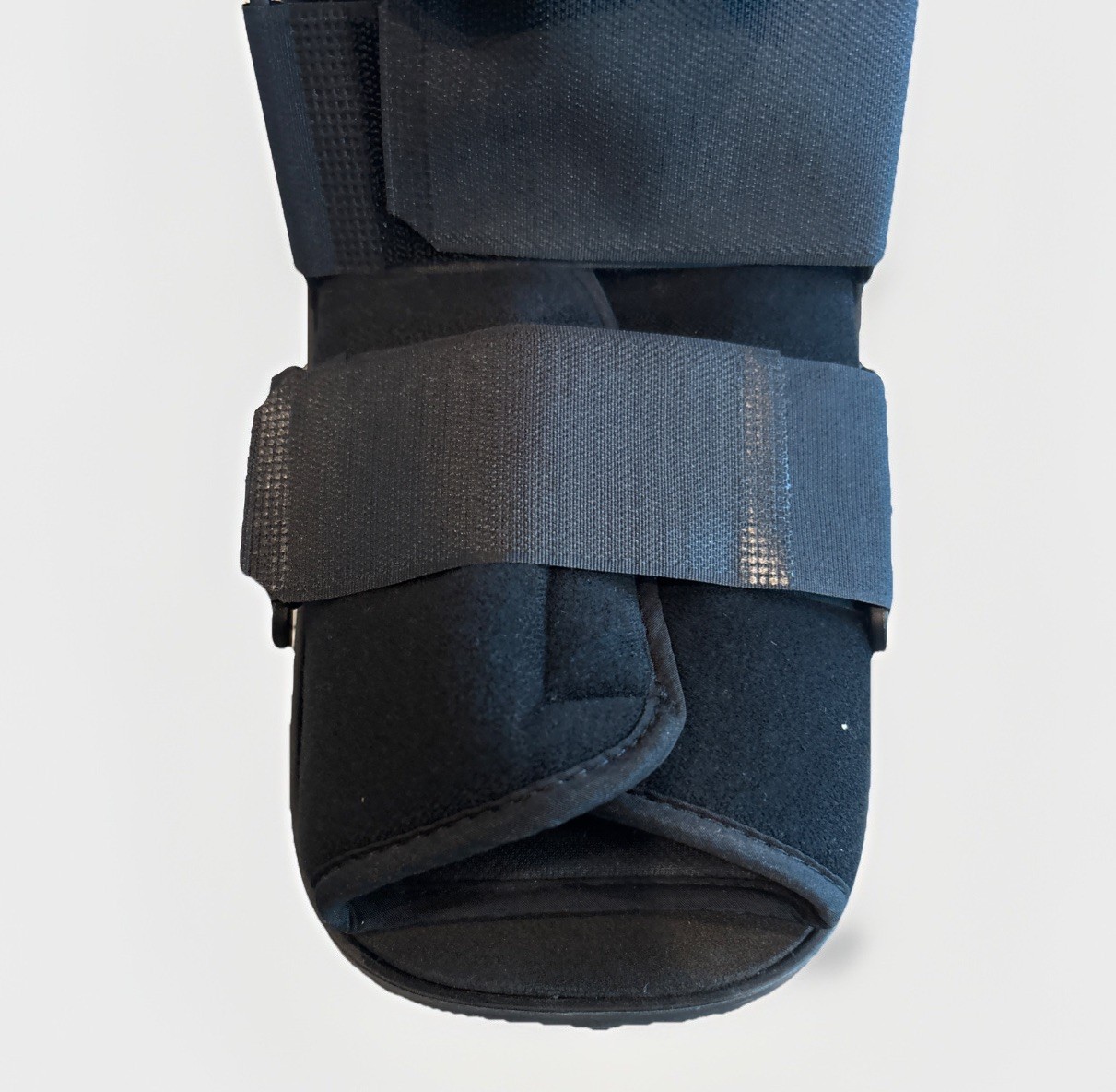 United Ortho USA14115 Short Air Cam Walker Fracture Boot, Medium, Black