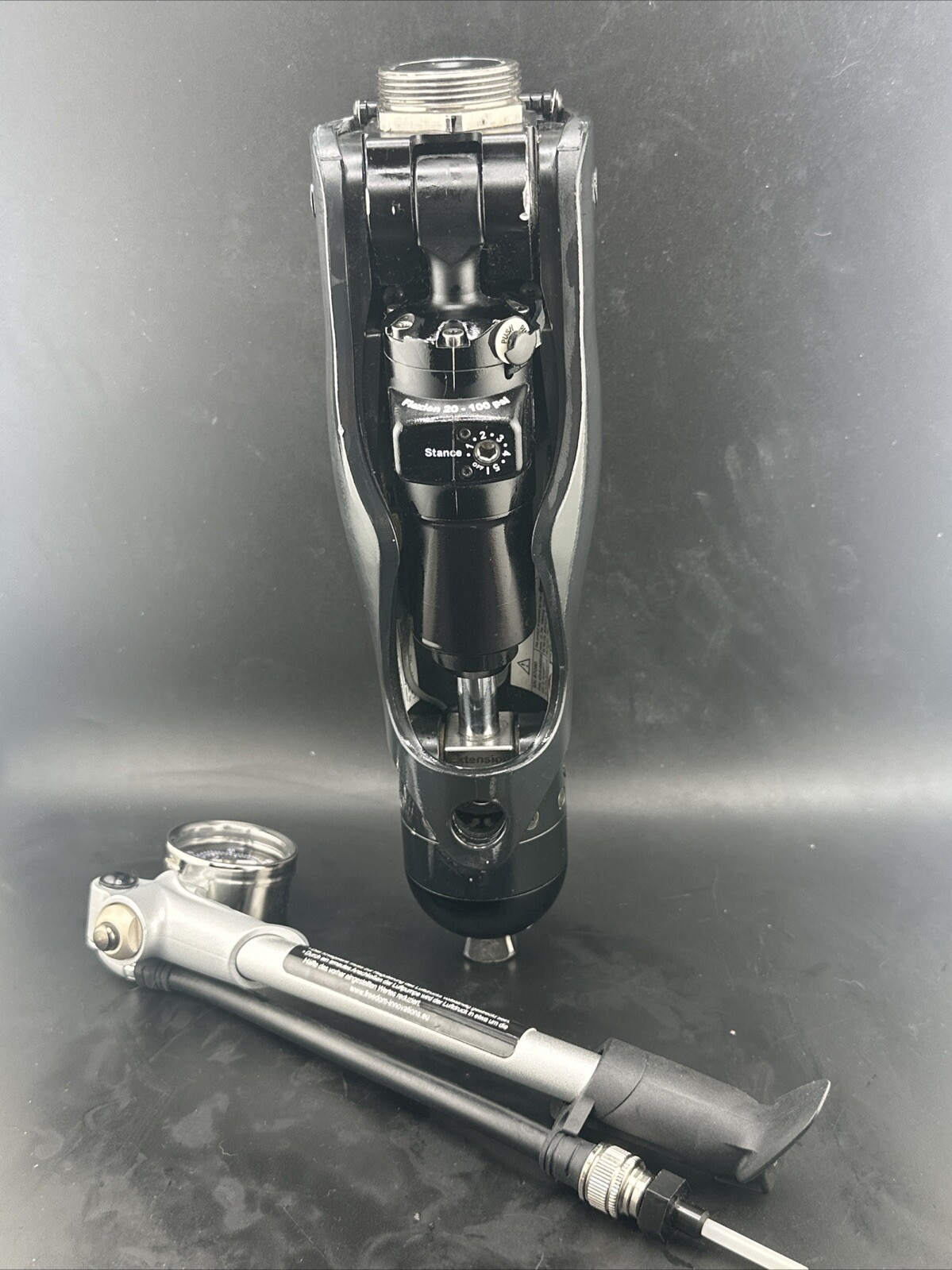 freedom plie 3 microprocessor prosthetic knee. great condition. Threaded Top