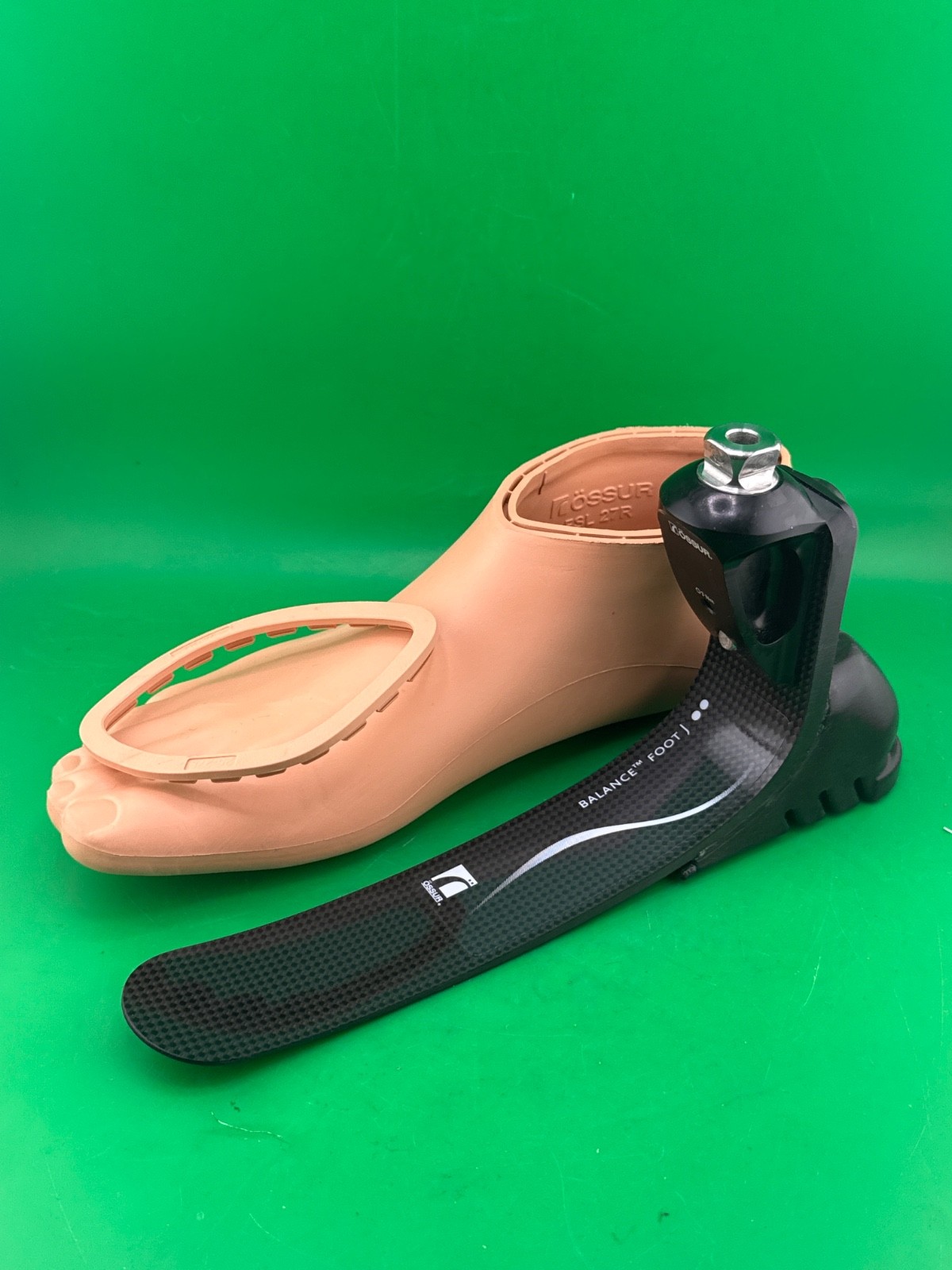 Ossur Balance J Prosthetic Foot. Size 27. Category 2. Right shell. mint cond