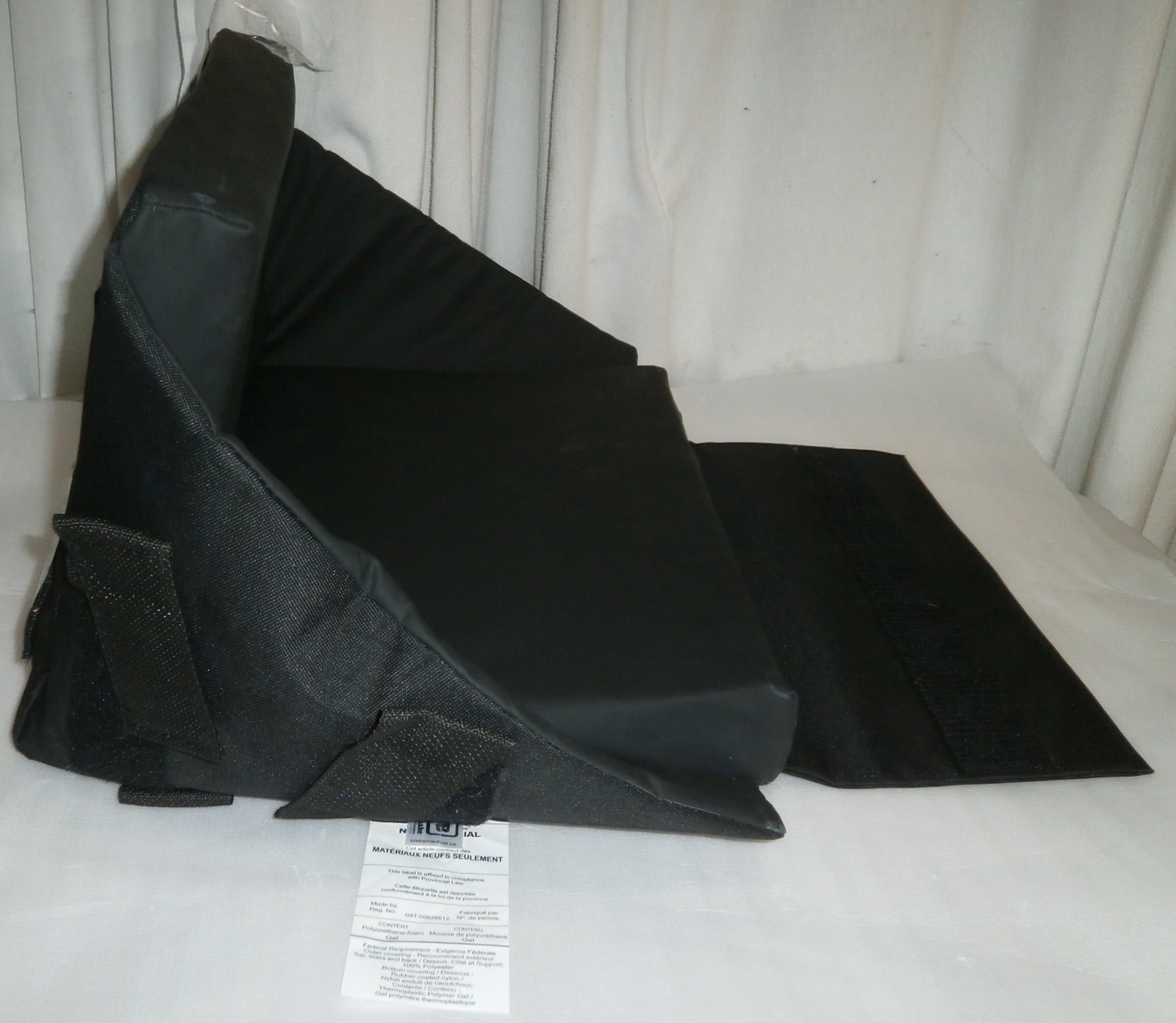 BLAKE GEL FOOT REST BOX 18X12 ” VERY GOOD CONDITION