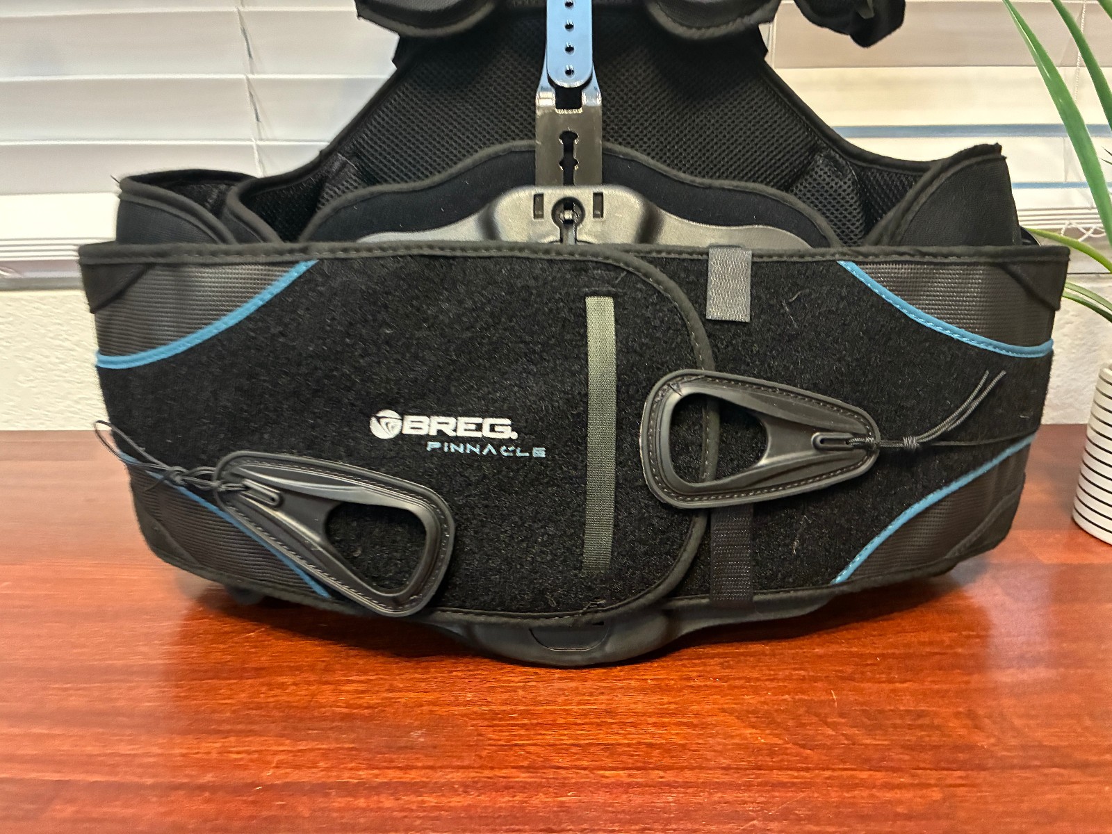 Breg Pinnacle TLSO 464 Back Brace Spinal Orthosis Adjustable 85% New