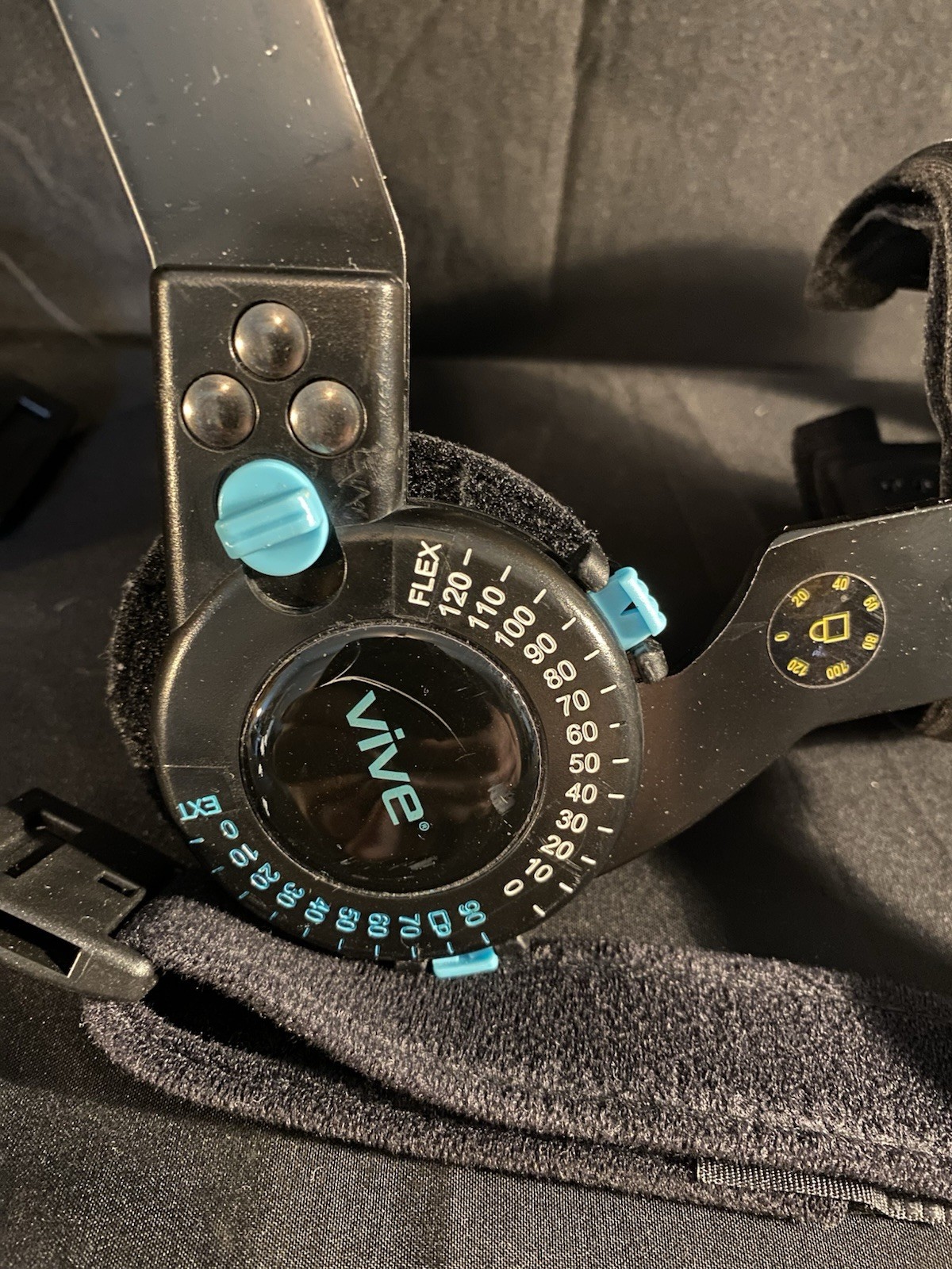 Vive Rom Adjustable Hinged Right Elbow Brace. Great Condition, No shoulder strap