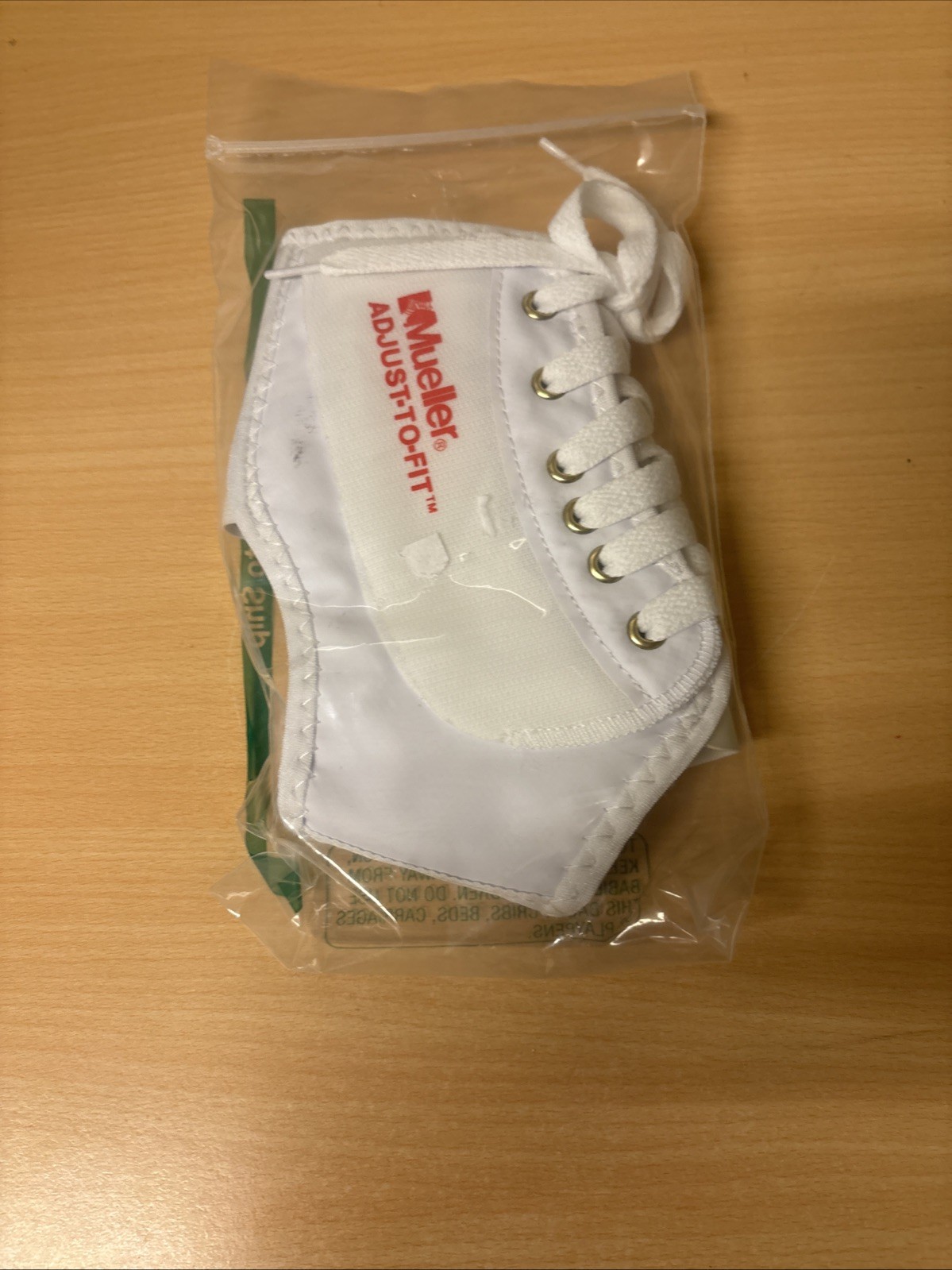 Mueller Sports Medicine Adjust-to-Fit Ankle Brace Protects Supports. New.