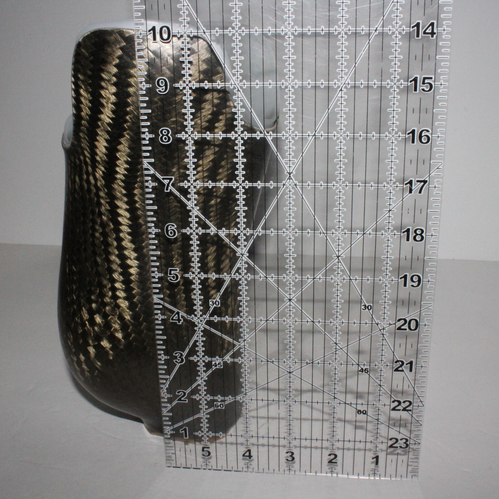 CLEAN BELOW-KNEE CARBON FIBER PROSTHETIC CALF SOCKET w/ DISTAL MOUNTING BASE