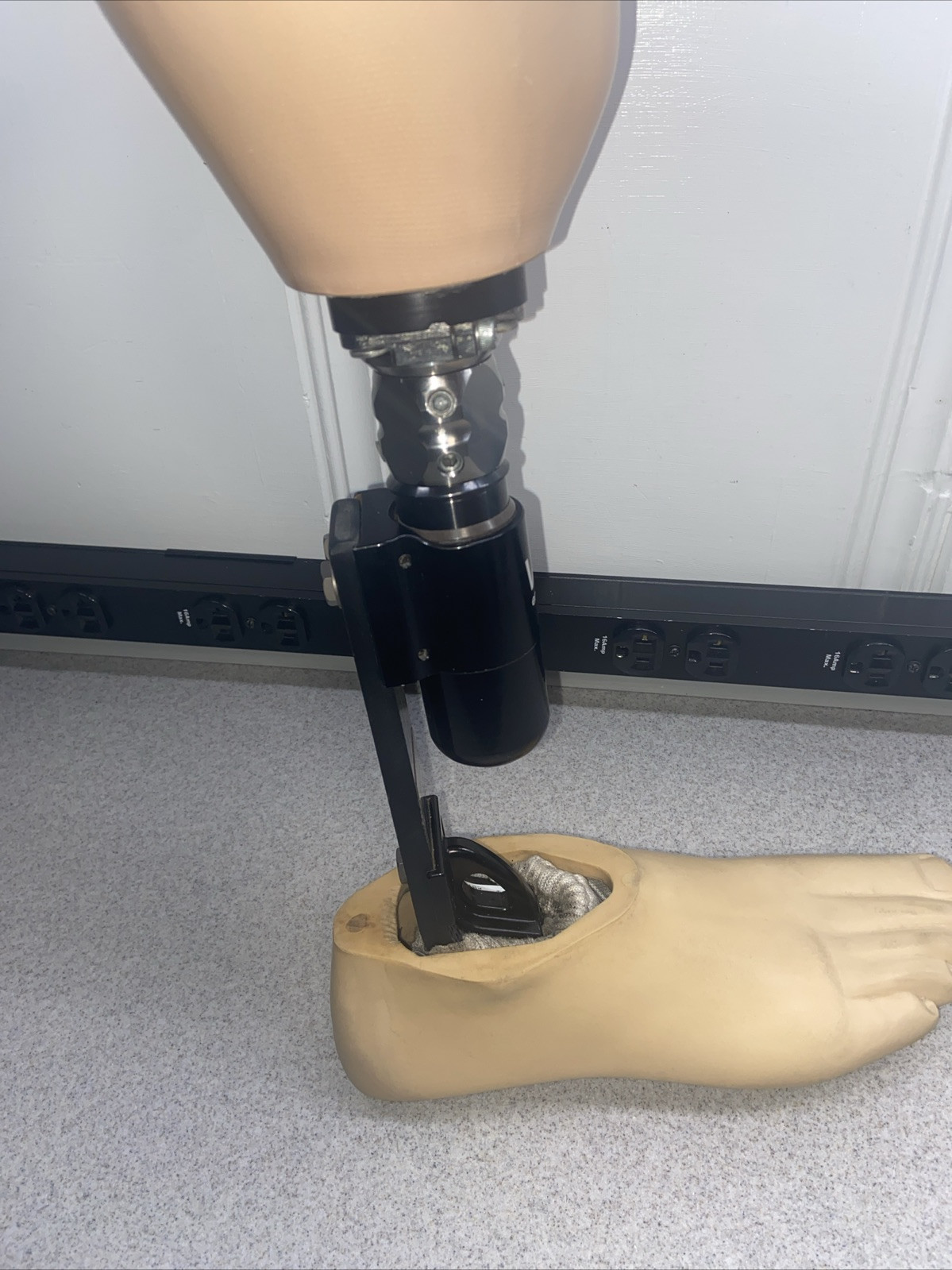 Endolite VT Vertical Shock With Elite Blade Prosthetic Foot Sz 28 Ft