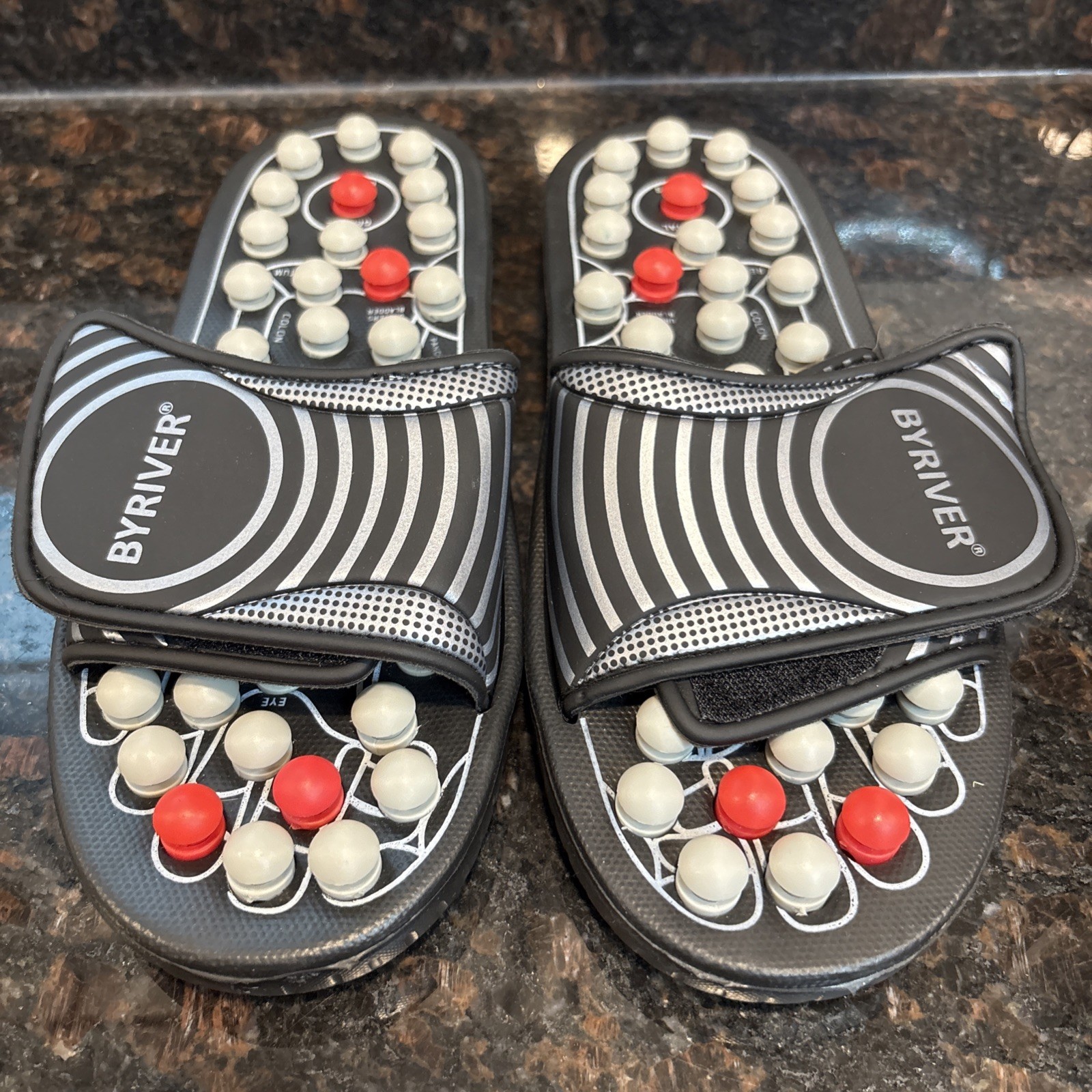 BYRIVER Tension Fatigue Relief Massager Men’s Medium Black Spring Slippers 8-10