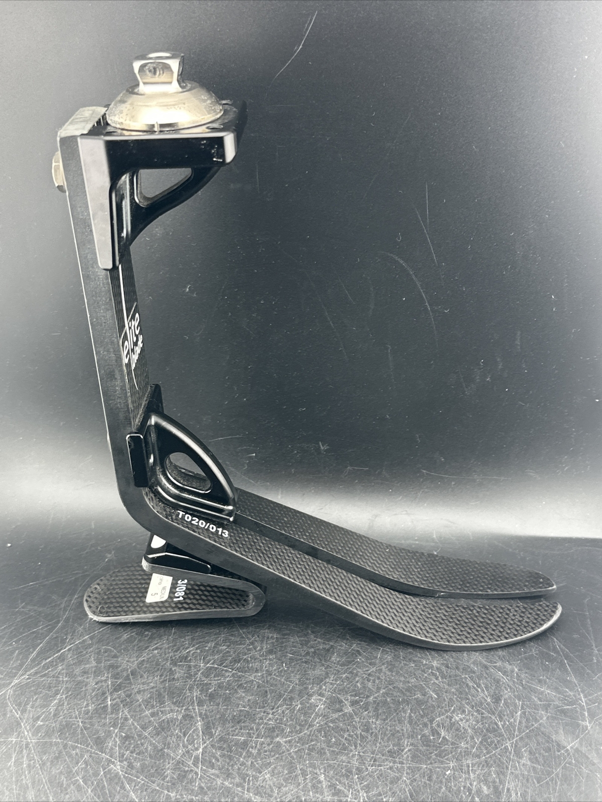 Endolite blatchford elite blade prosthetic foot. Size 26. Category 5.