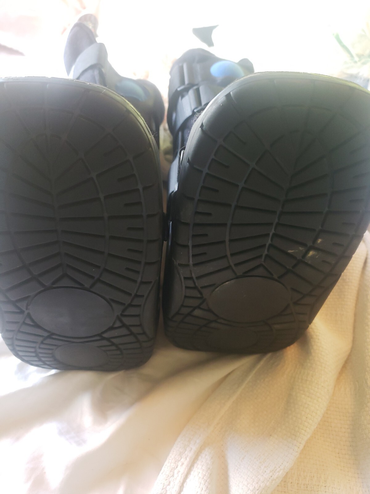 2X Ossur Tall Pneumatic Air Medical Cam Walker Boot, tall, High Top, Medium USED