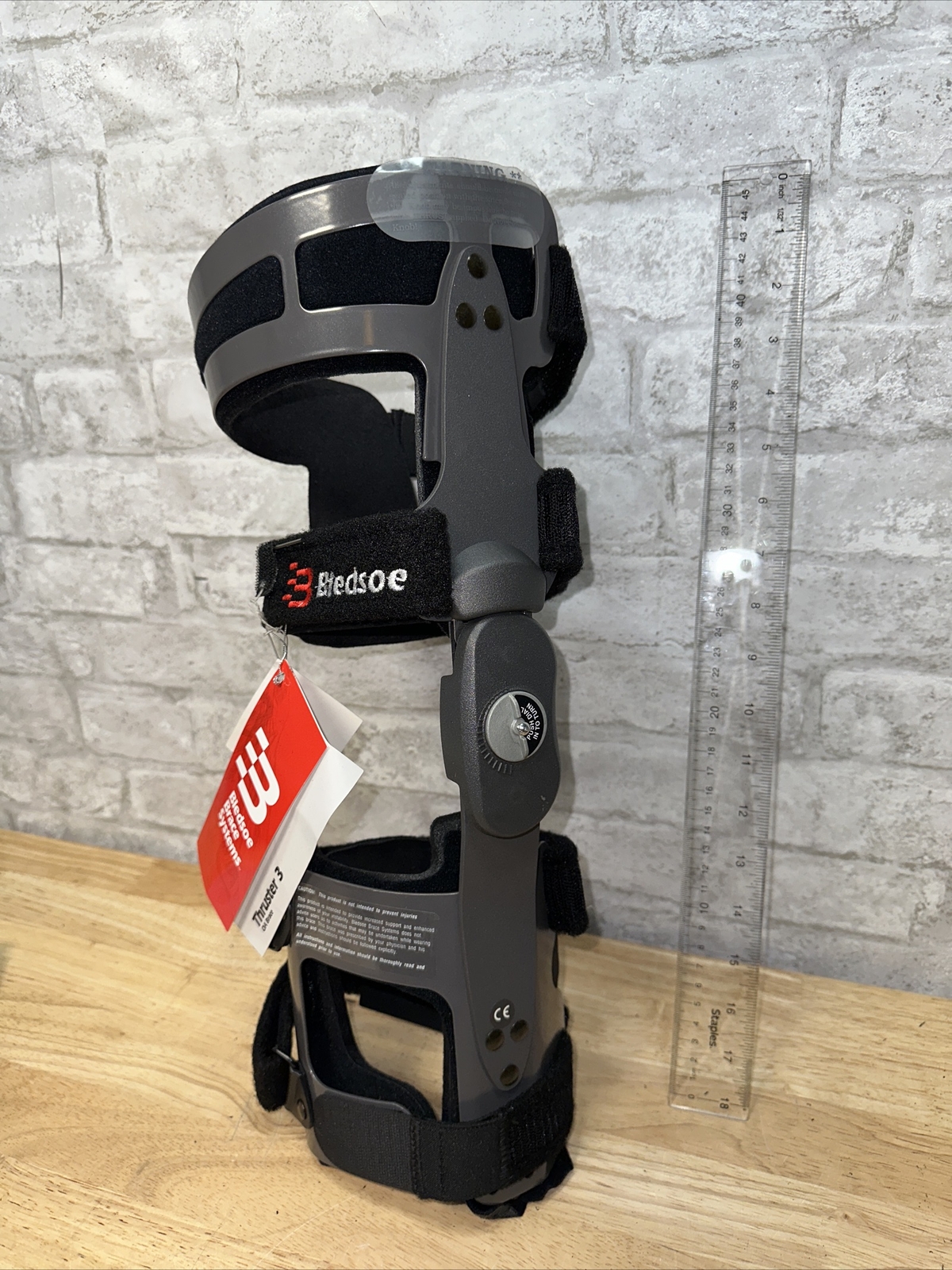 BLEDSOE THRUSTER MEDIAL STANDARD SMALL RIGHT Msrp 649