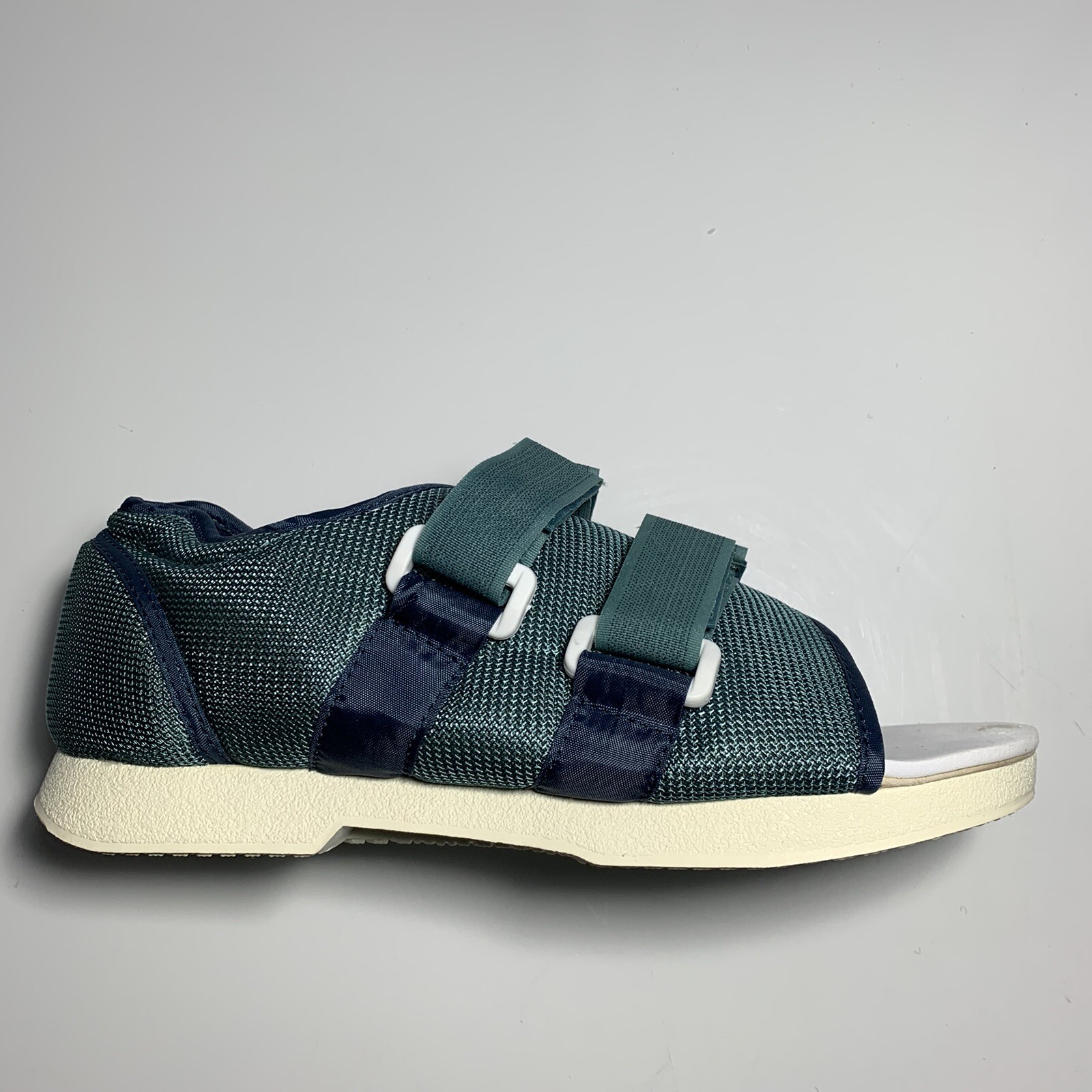 Deroyal Darco Women’s XSmall Medical Surgical Post-Op Shoe Reese Hard Sole Blue
