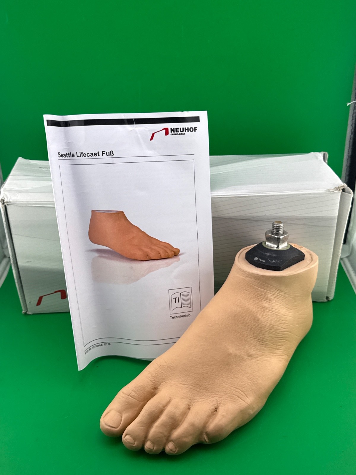 Neuhof dyna prosthetic foot. Great condition. Left. Size 23.