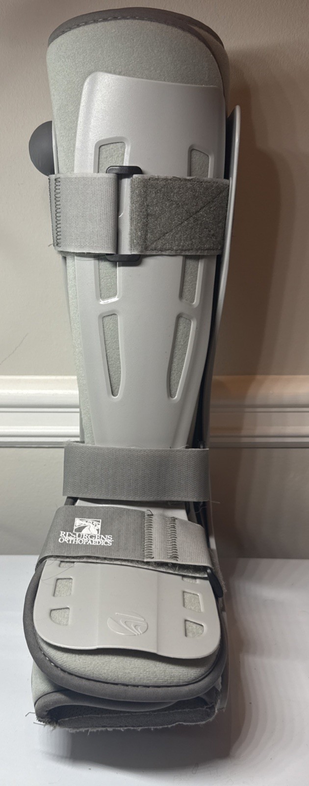 Breg Genesis Full Shell Walker 4 Strap Tall Medium Pump Walking Boot Gray M