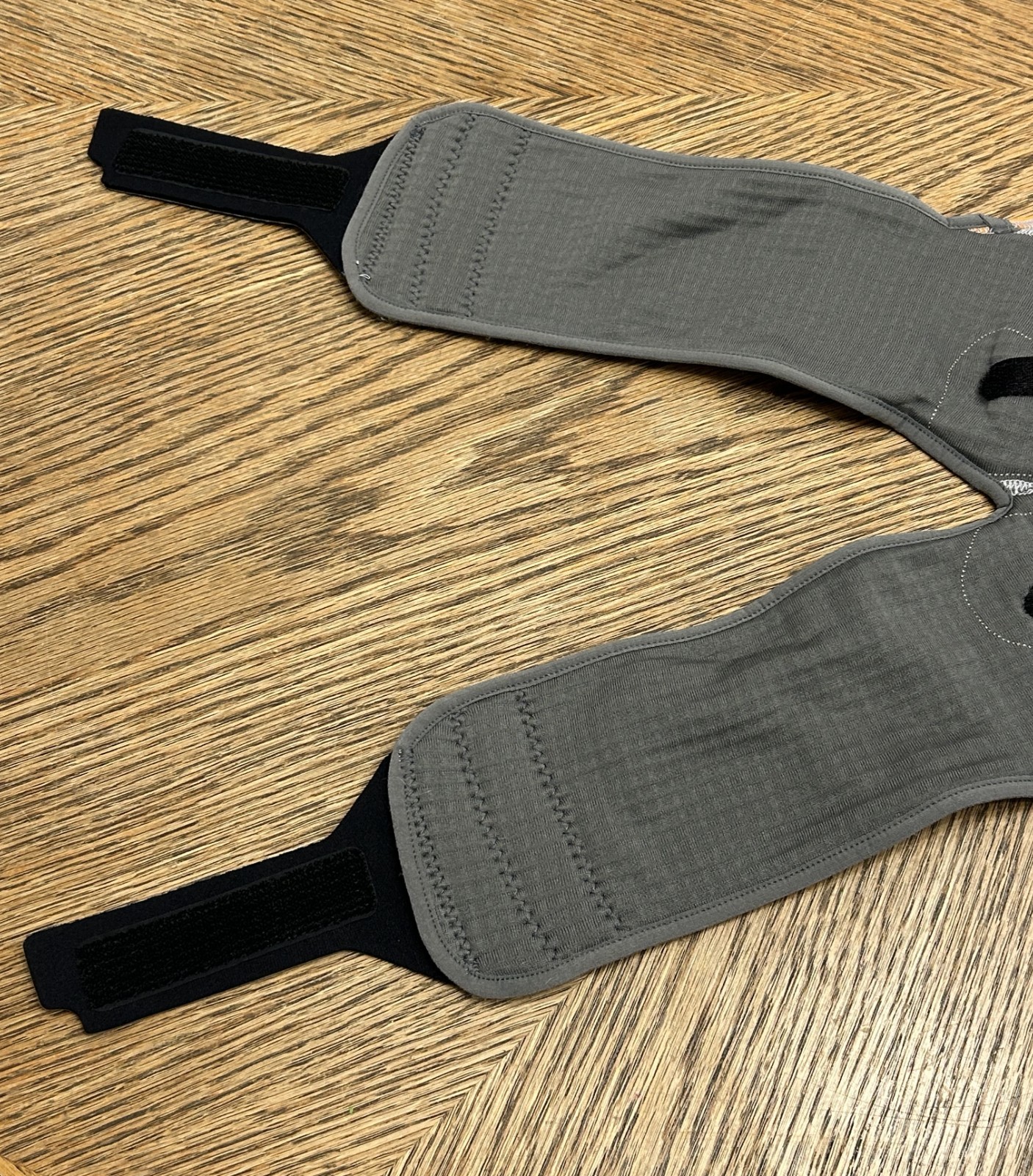 Moji Knee Compression Cold Wrap XL 19.5″ to 22″ Cold Cell not included