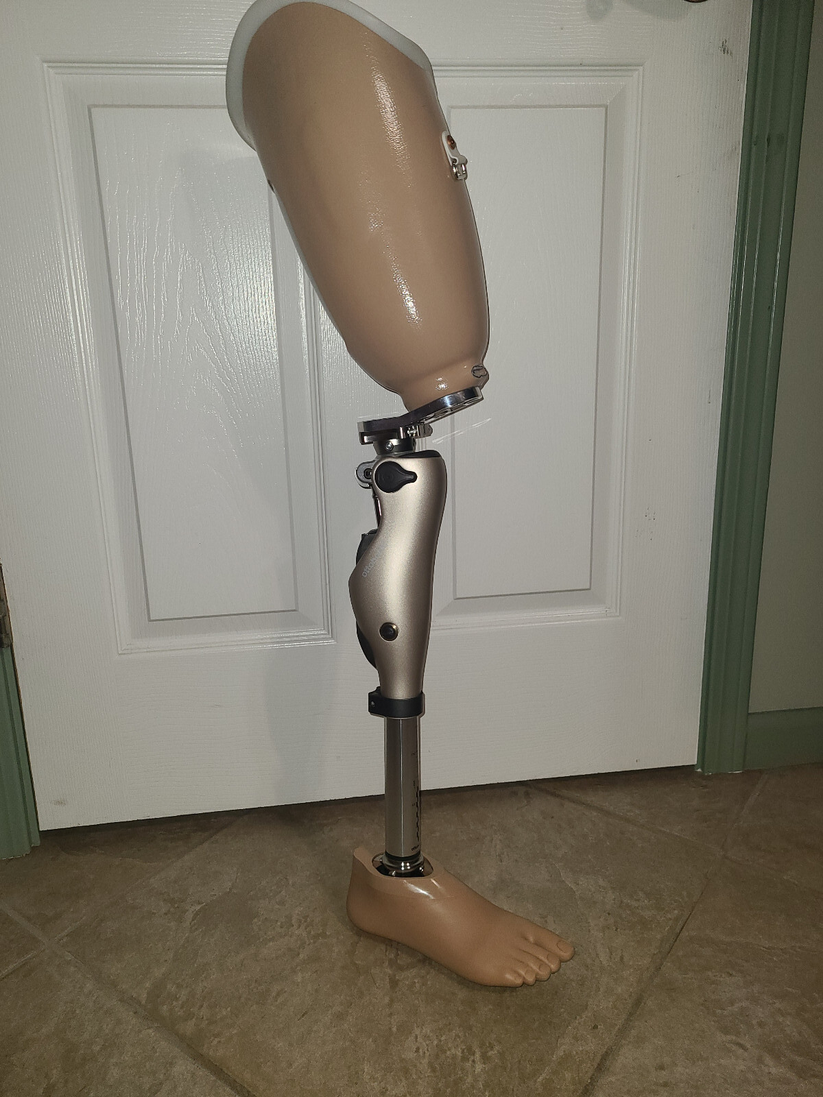 2021 Otto Bock Microprocessor knee 3C60 WITH foot shell and charger