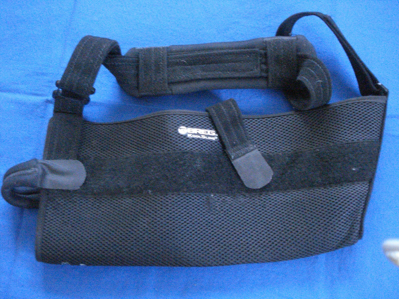 BREG Kool Sling Unisex Shoulder Sling Arm Sling Left Or Right – Black – Large