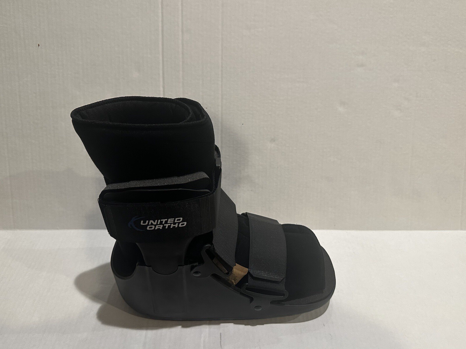 United Ortho Short Cam Walker Fracture Boot, Xtra Large Black