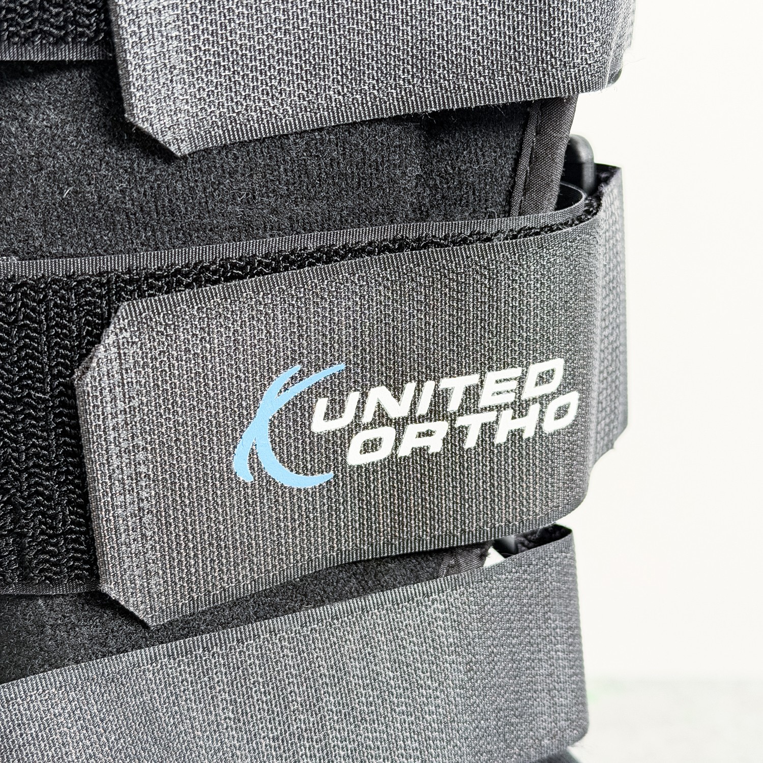 United Ortho US14105 Air Cam Walker Fracture Boot Black – Small