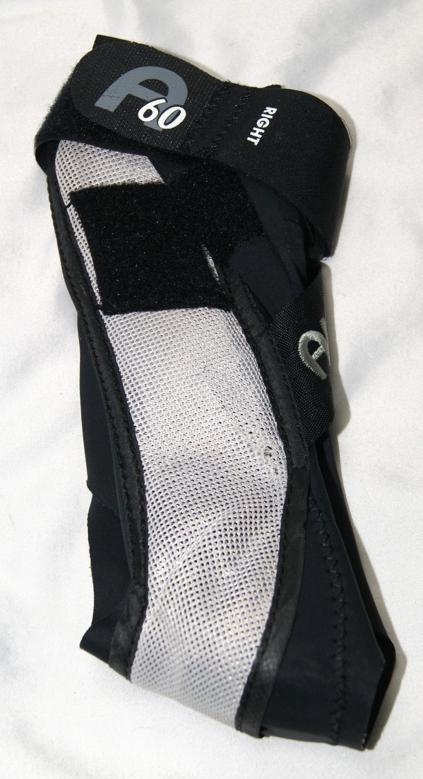 Aircast A60 Ankle Support Brace, Right Foot, Black, Medium hook & loop closure