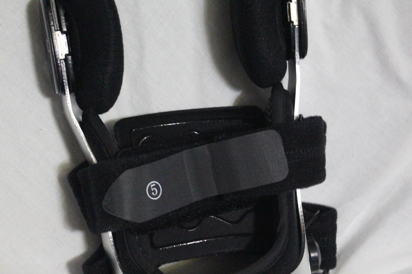 Unite Medical Hinged ROM Sports Knee Brace for ACL Meniscus Medium Right NIP