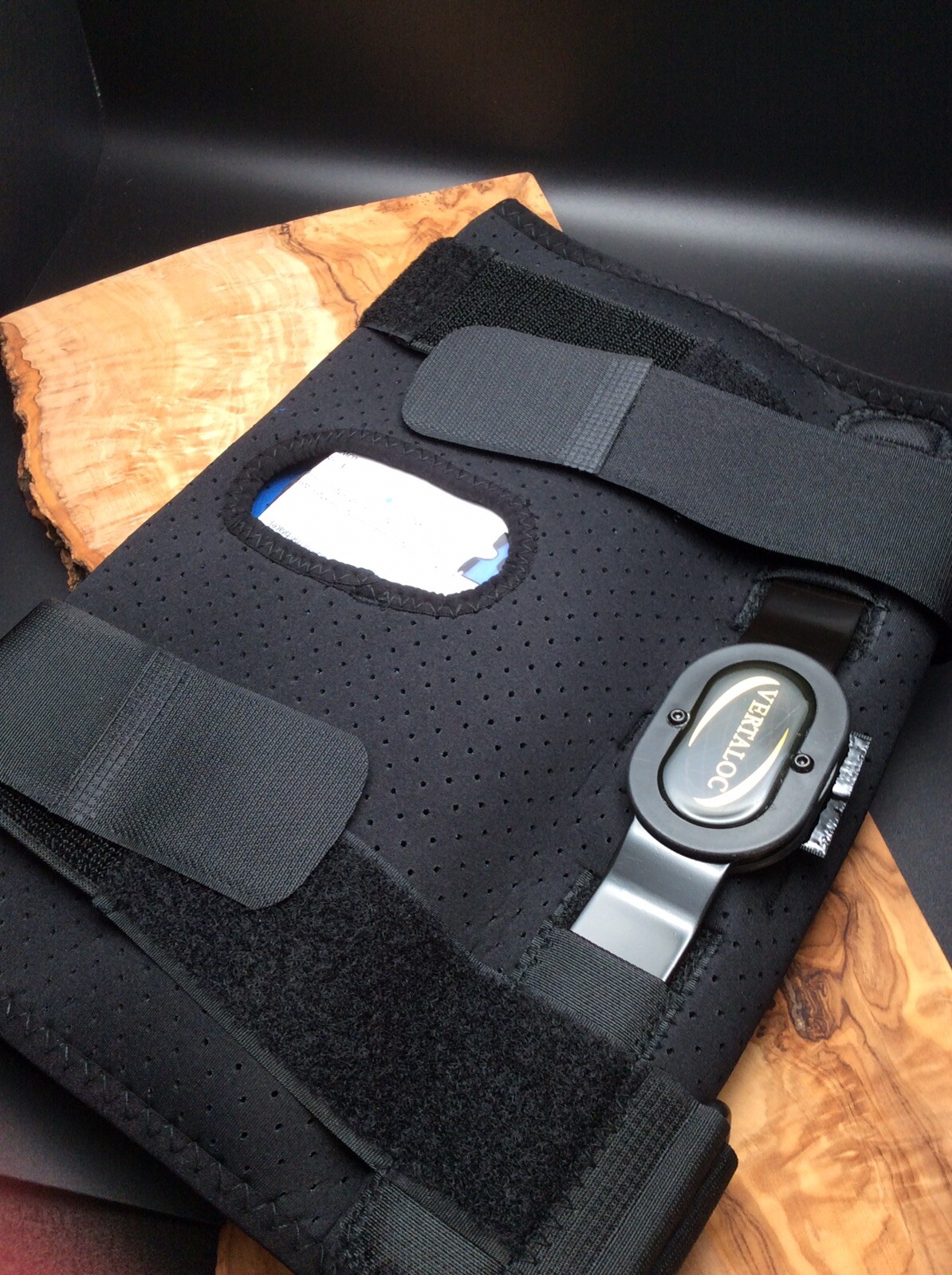 Vertaloc Dynamic Knee Brace Size L Model USD601DKB Black