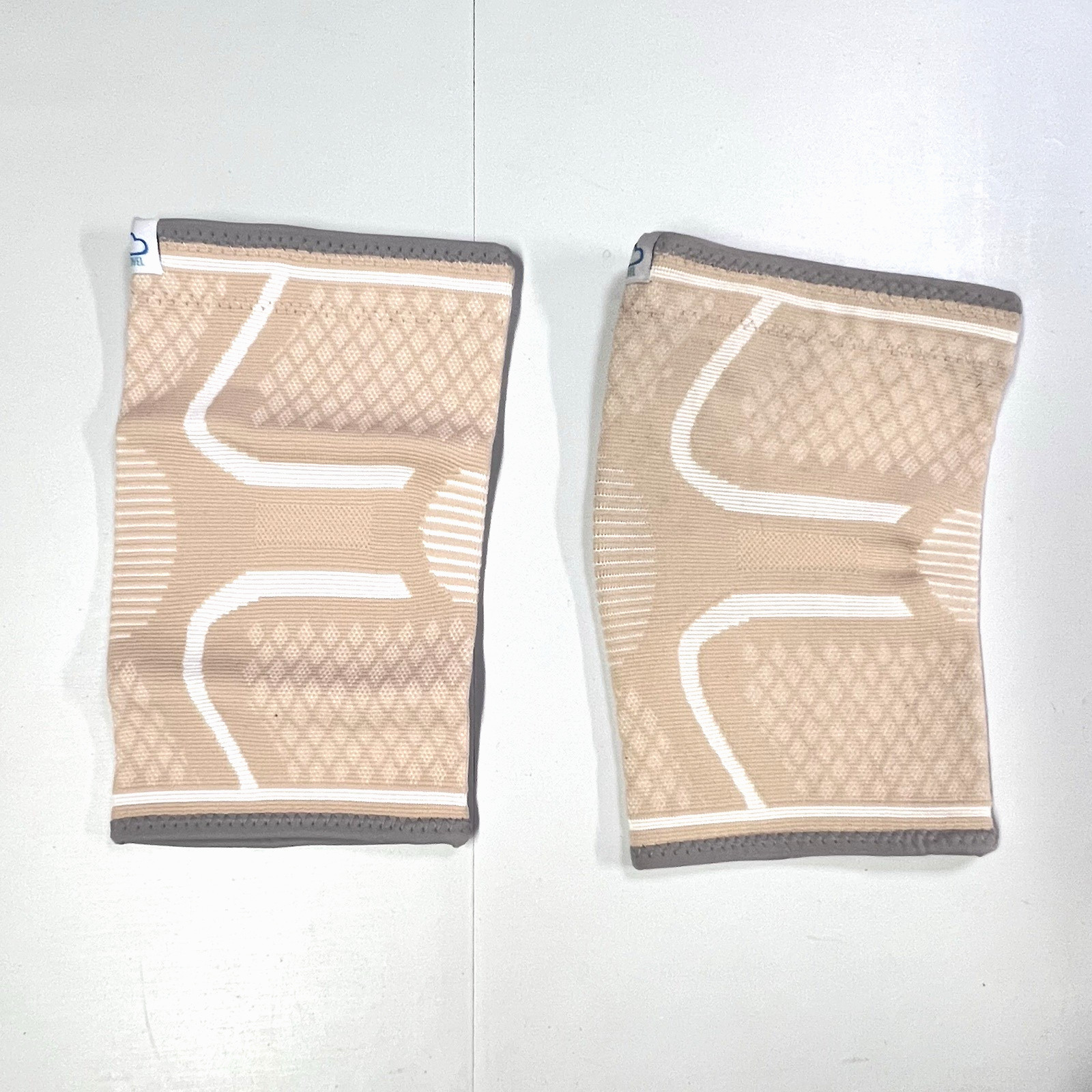 Modvel Knee Sleeve Brace Compression Support Pair 2 PCS (1 New) Size Medium Nude