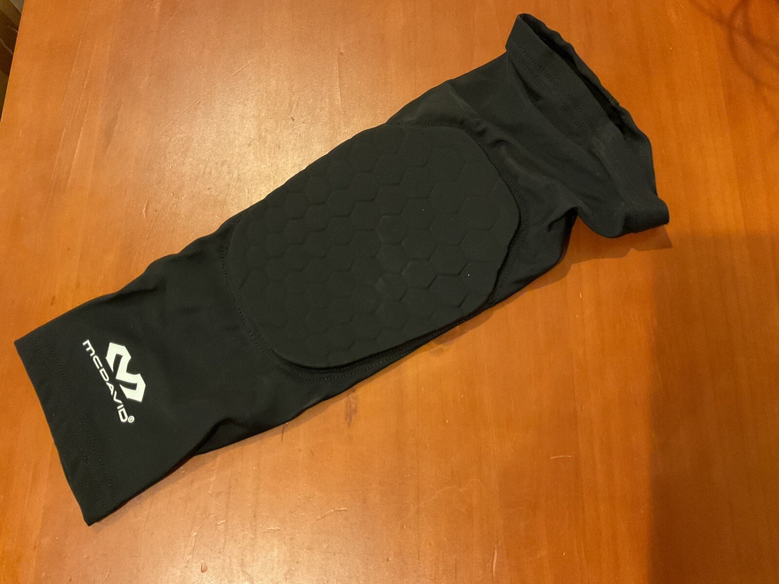 McDavid Adult 6446 Hex Knee Pads Compression Leg Sleeves Pair Size XL